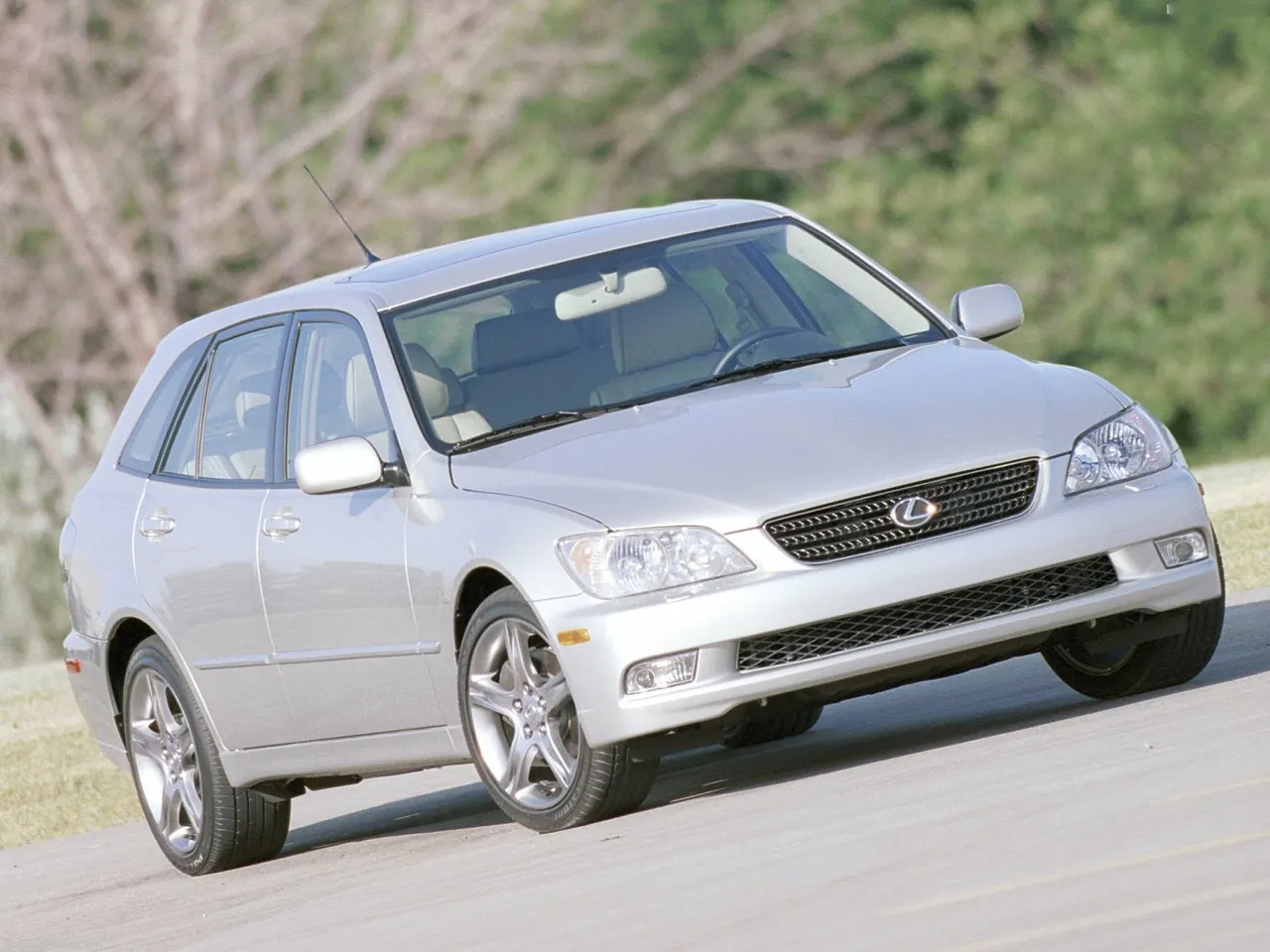 Lexus IS 300 SportCross (2002)