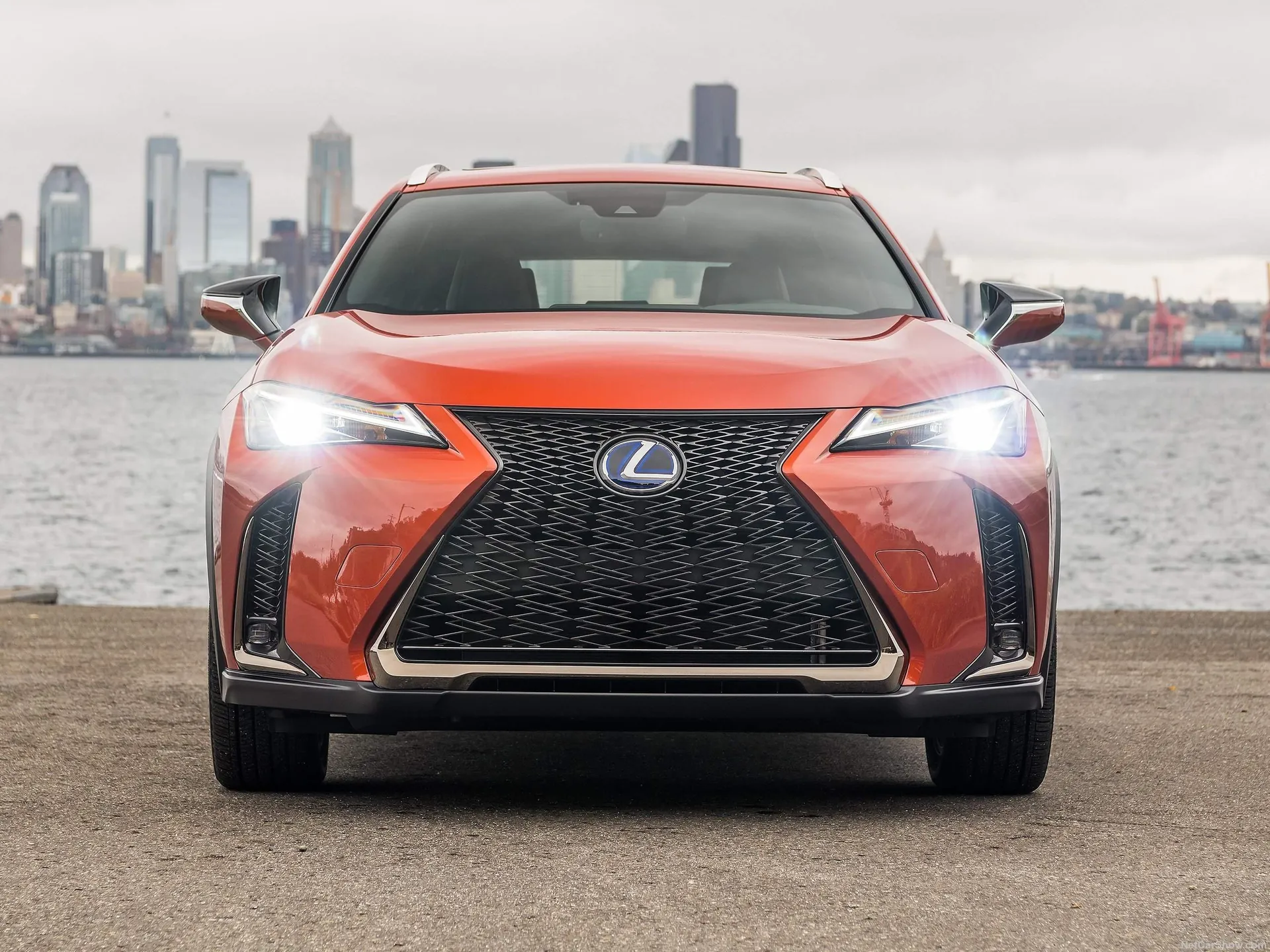 Lexus UX [US] (2019) – zepředu