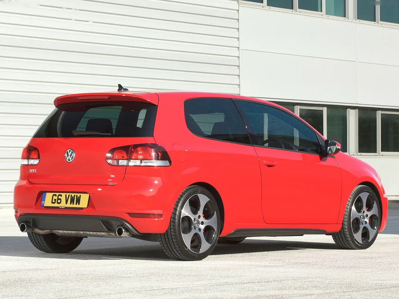 Volkswagen Golf GTI (2010) - Rear Three-Quarter