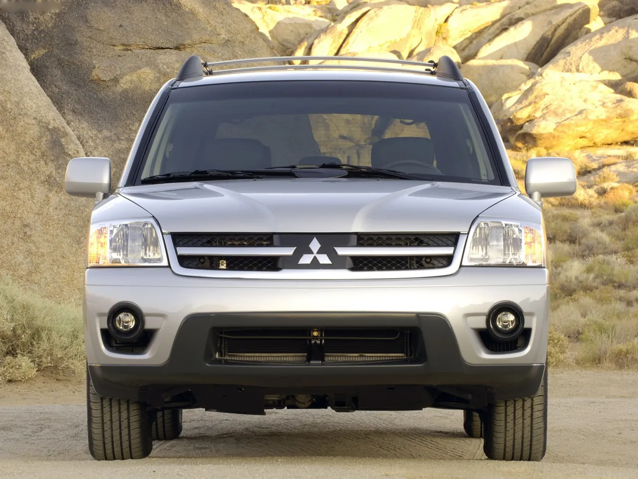 Mitsubishi Endeavor LTD (2006) - Front
