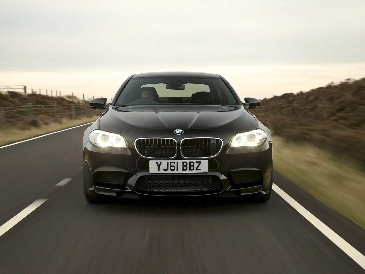 BMW M5 [UK] (2012) – zepředu
