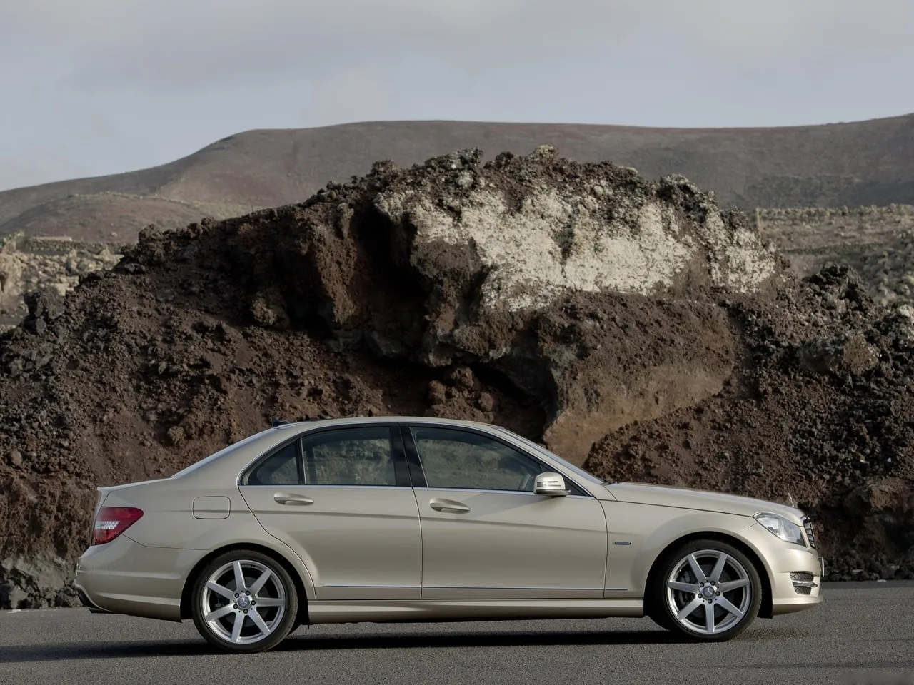 Mercedes-Benz C-Class (2012) - Side Profile