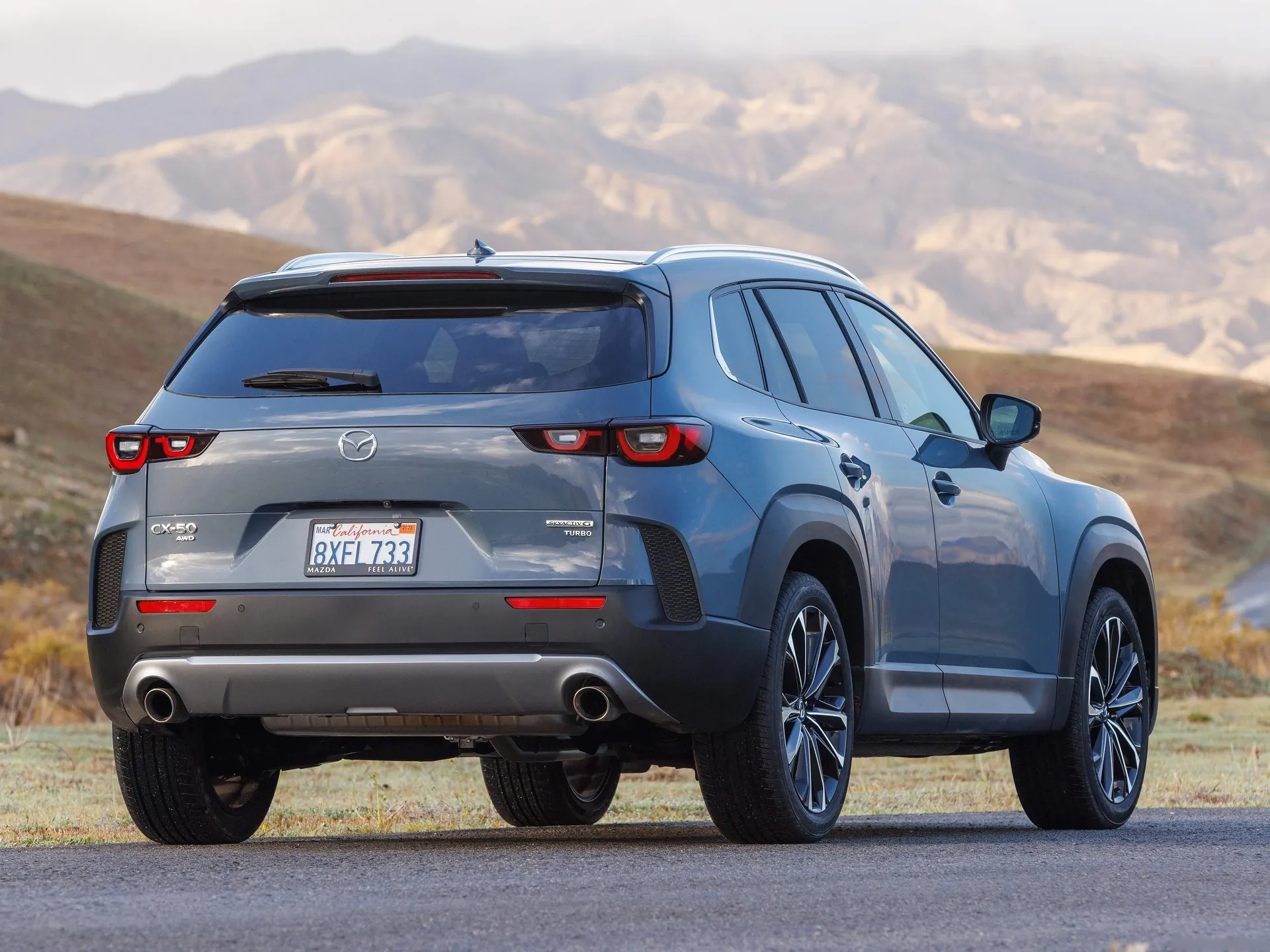 Mazda CX-50 (2023) – zadní tříčtvrteční pohled