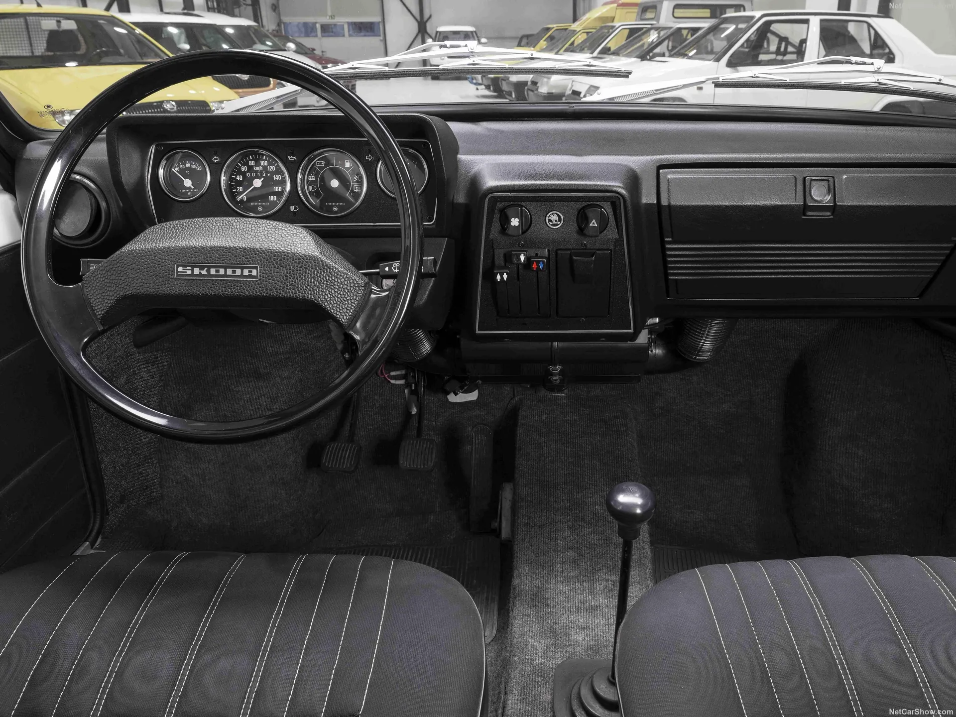 Skoda 742P Concept (1978) – interiér