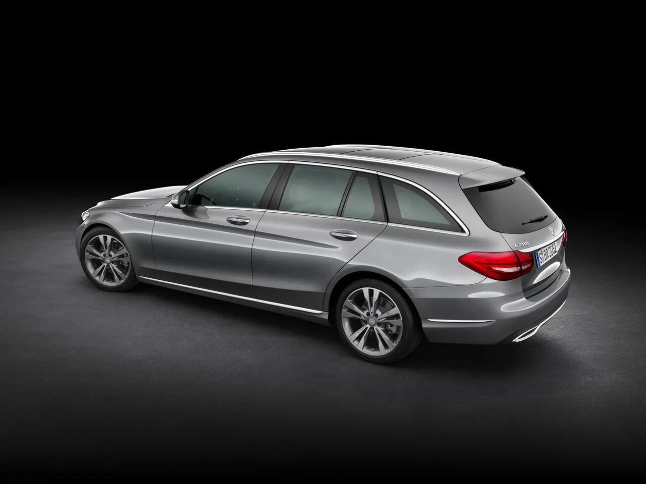 Mercedes-Benz C-Class Estate (2015) – zadní tříčtvrteční pohled