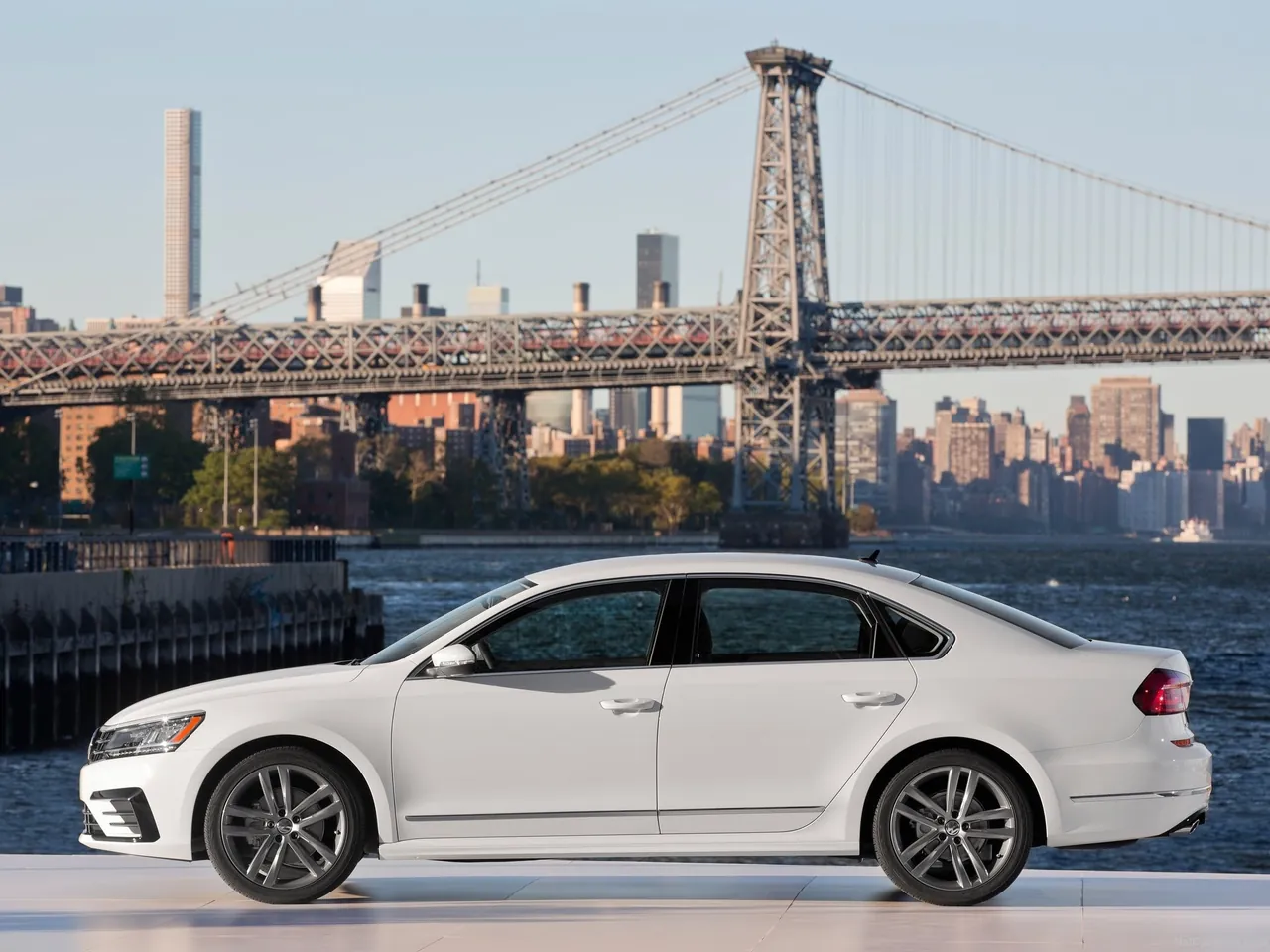 Volkswagen Passat [US] (2016) – boční profil