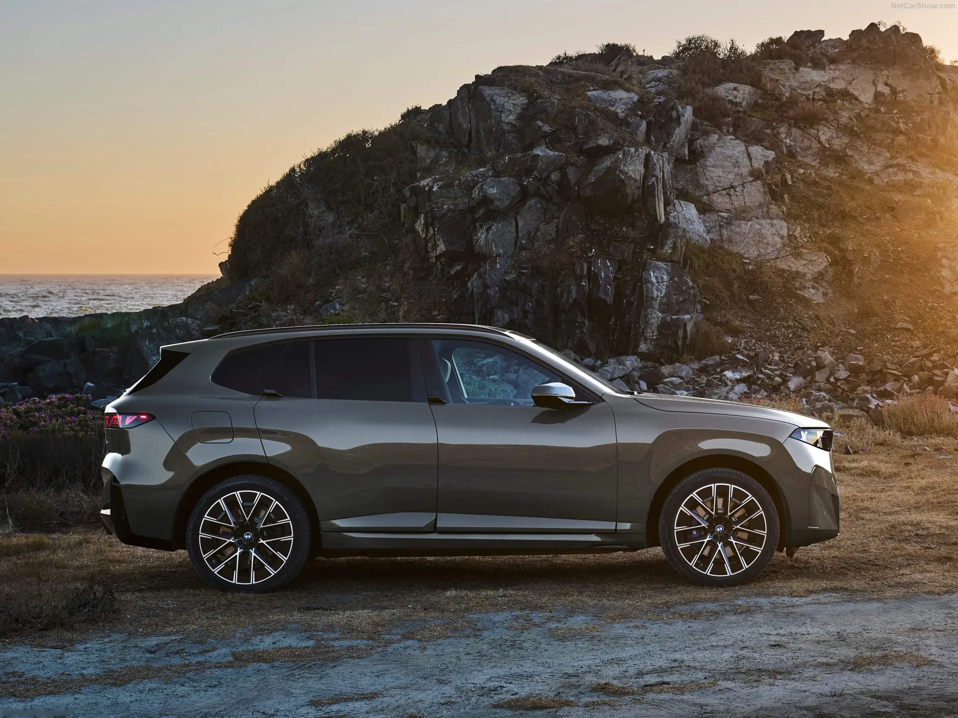 BMW iX5 (2027) – boční profil