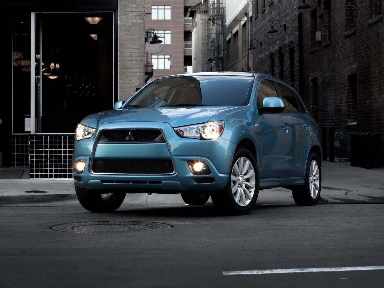 Mitsubishi CUV (2011)