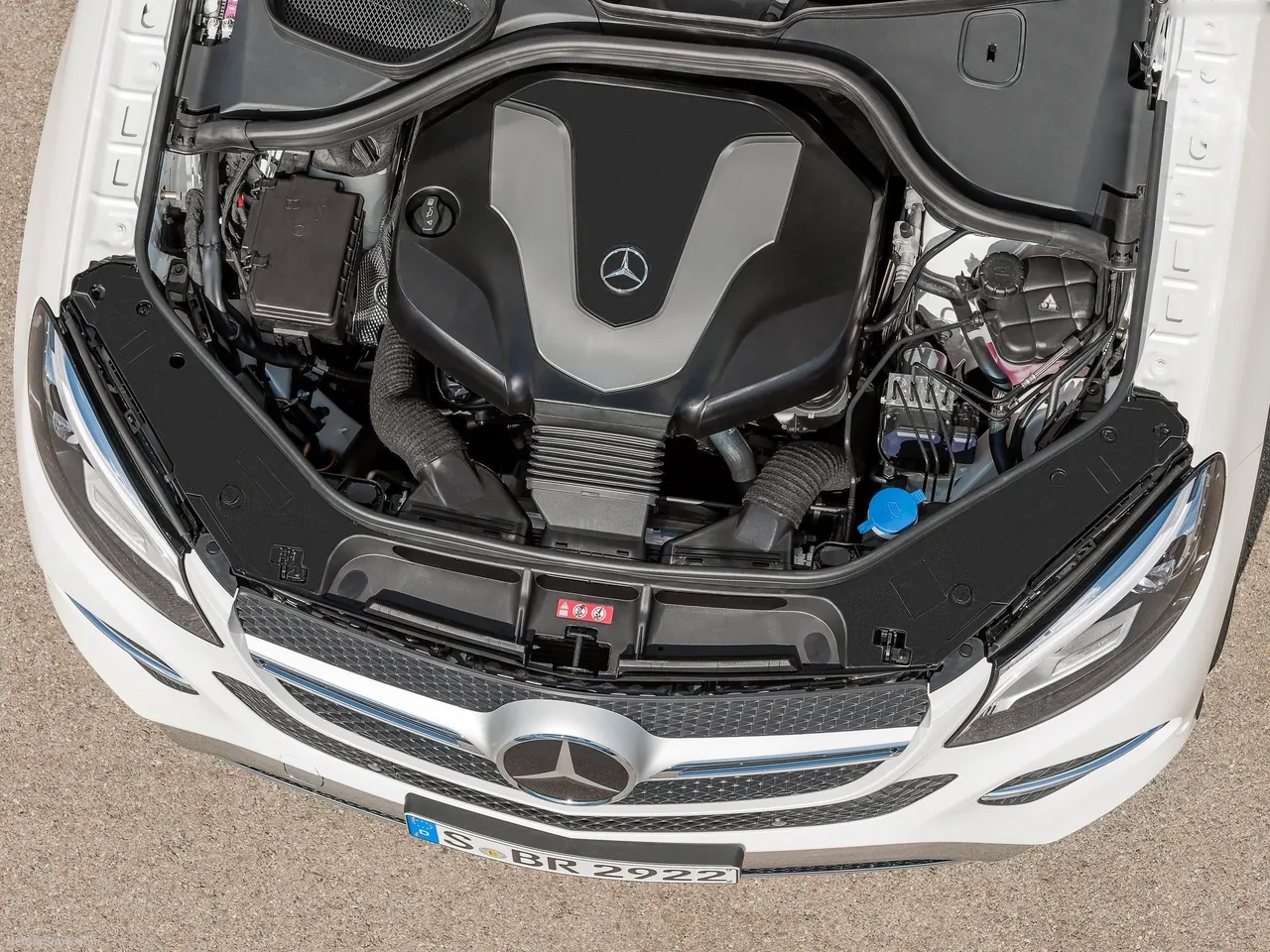 Mercedes-Benz GLE Coupe (2016) – motorový prostor