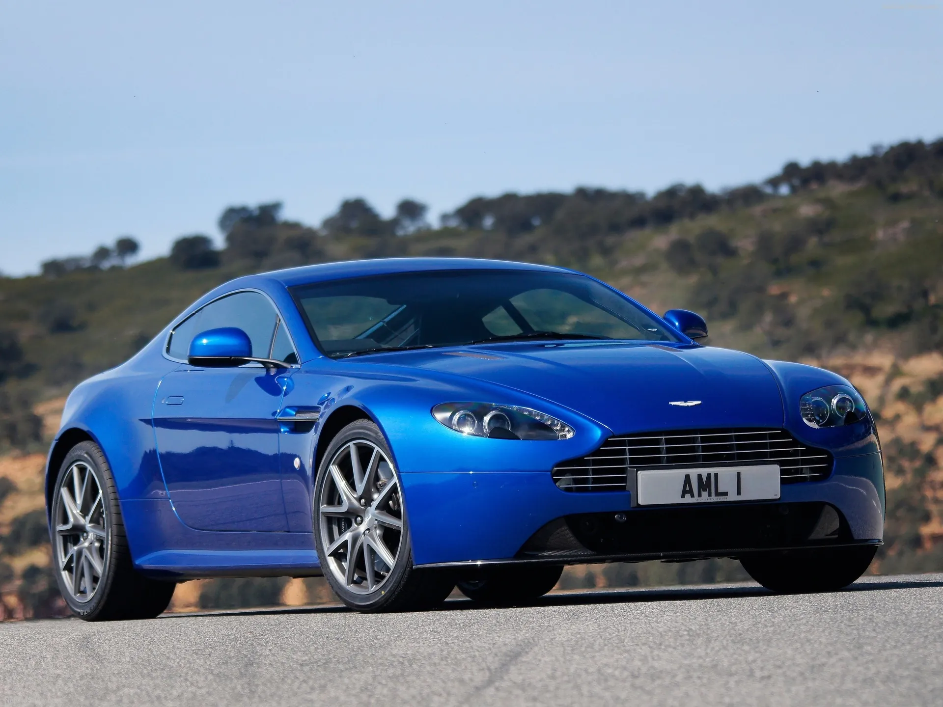 Aston Martin V8 Vantage S (2012)