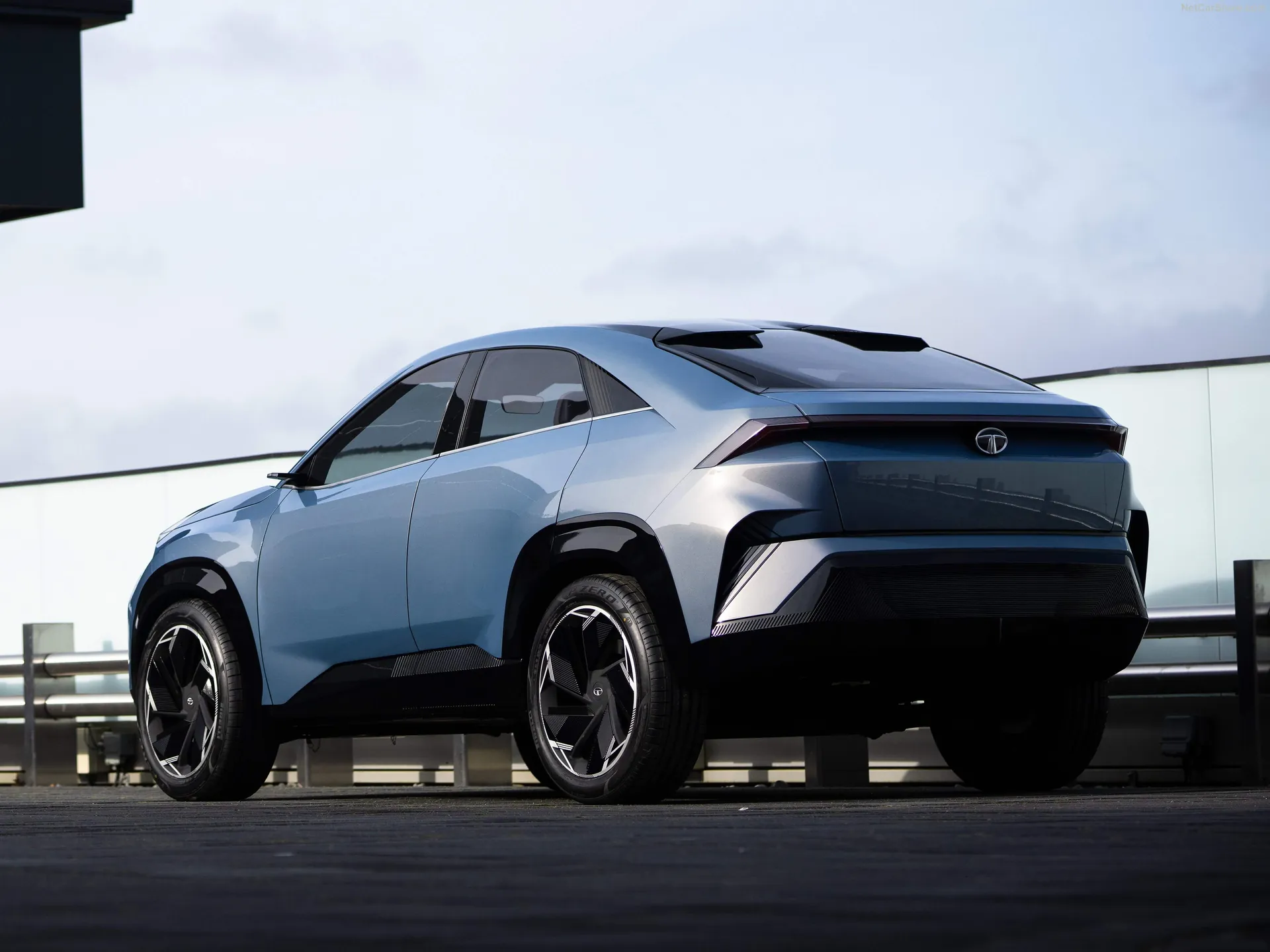 Tata Curvv Concept (2022) – zadní tříčtvrteční pohled