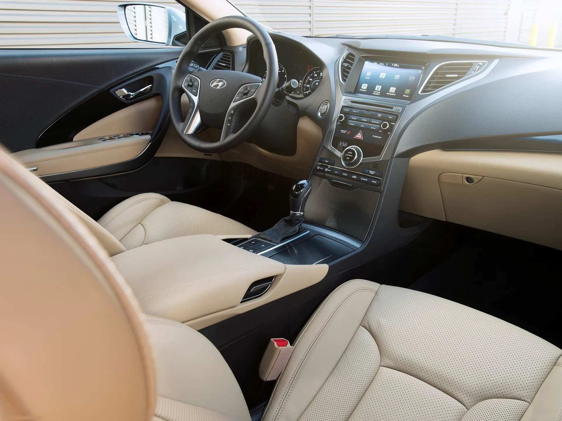 Hyundai Azera (2015) – interiér
