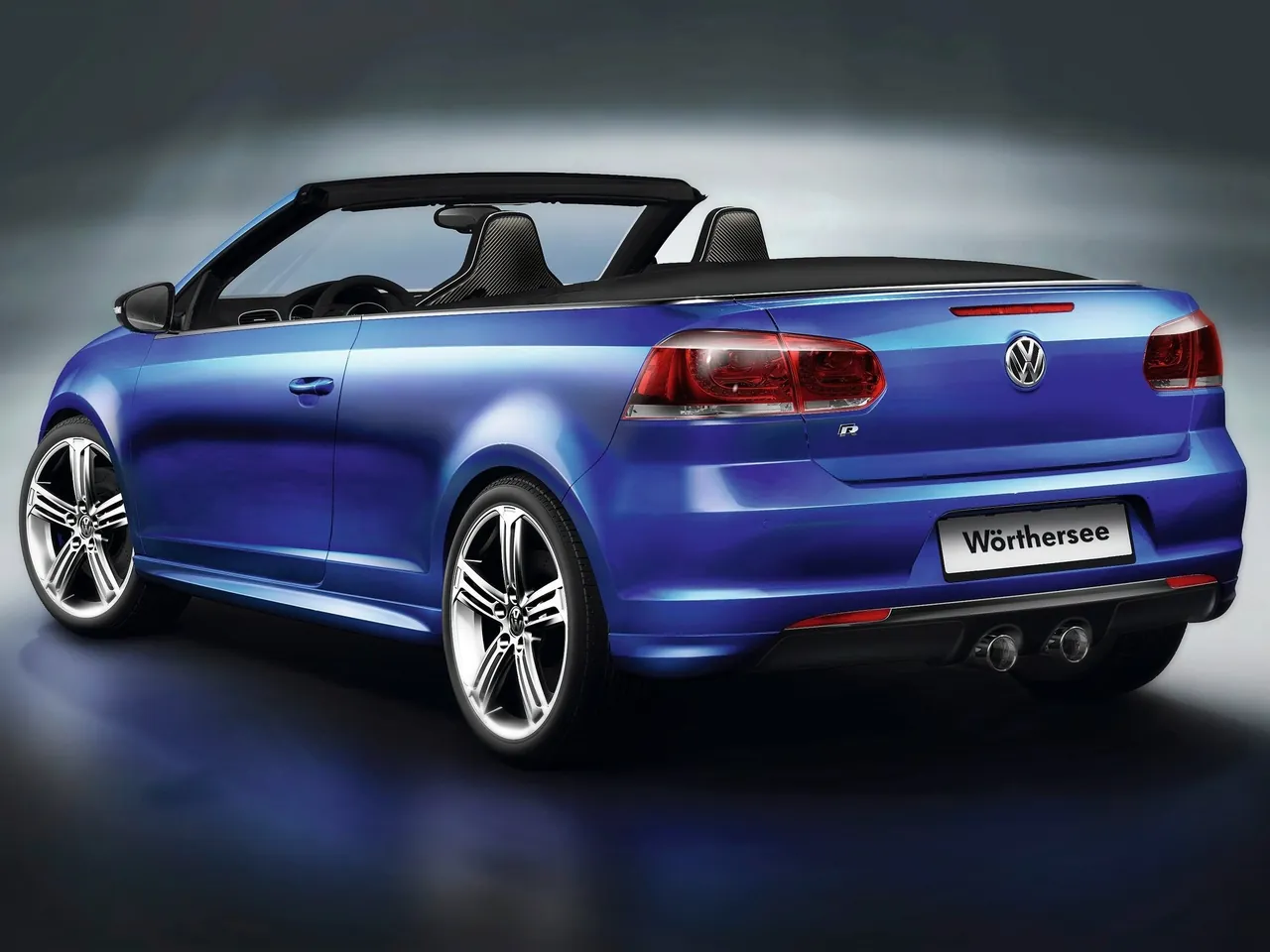 Volkswagen Golf R Cabriolet Concept (2011) – zadní tříčtvrteční pohled