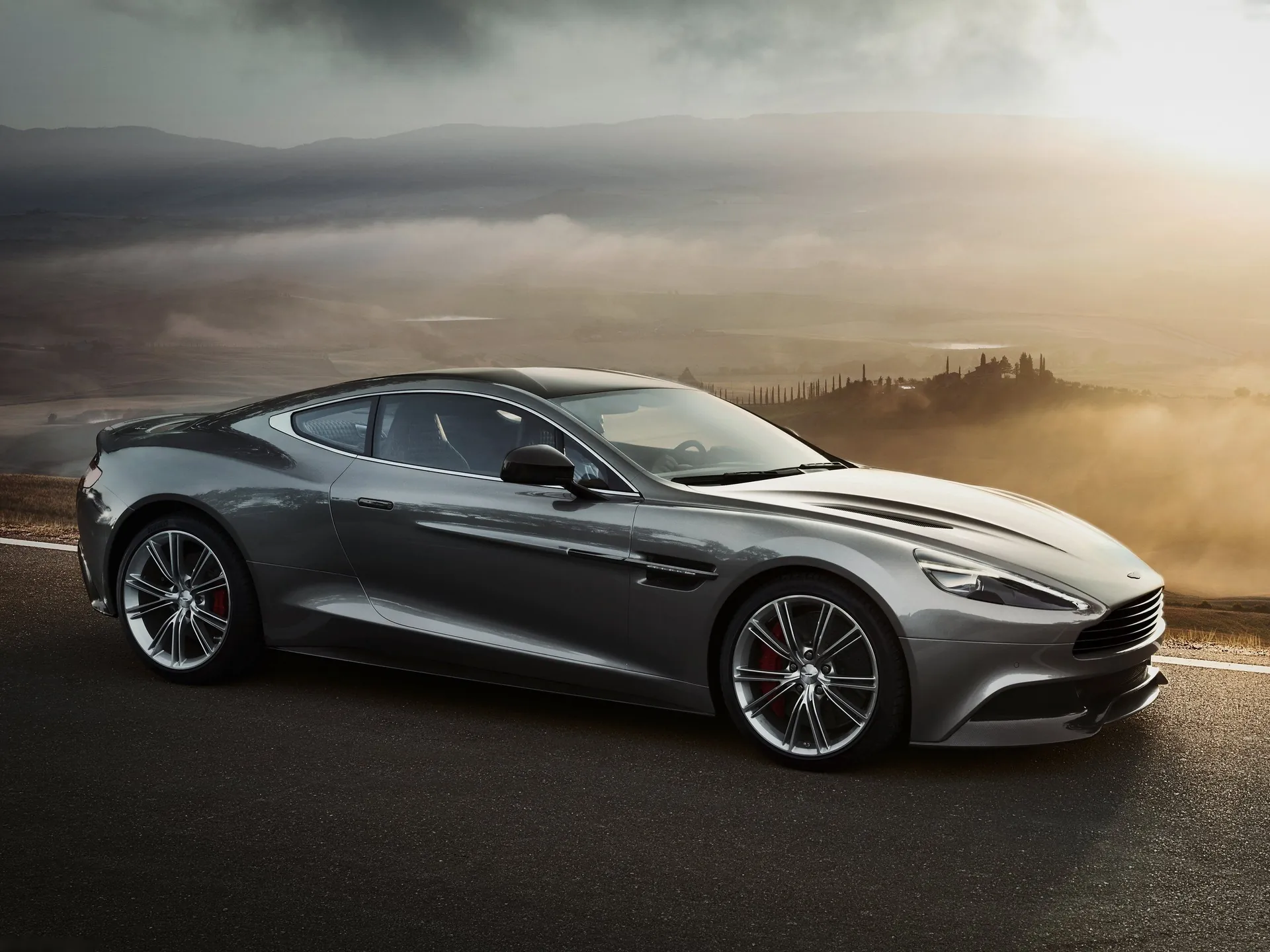 Aston Martin AM 310 Vanquish (2013)