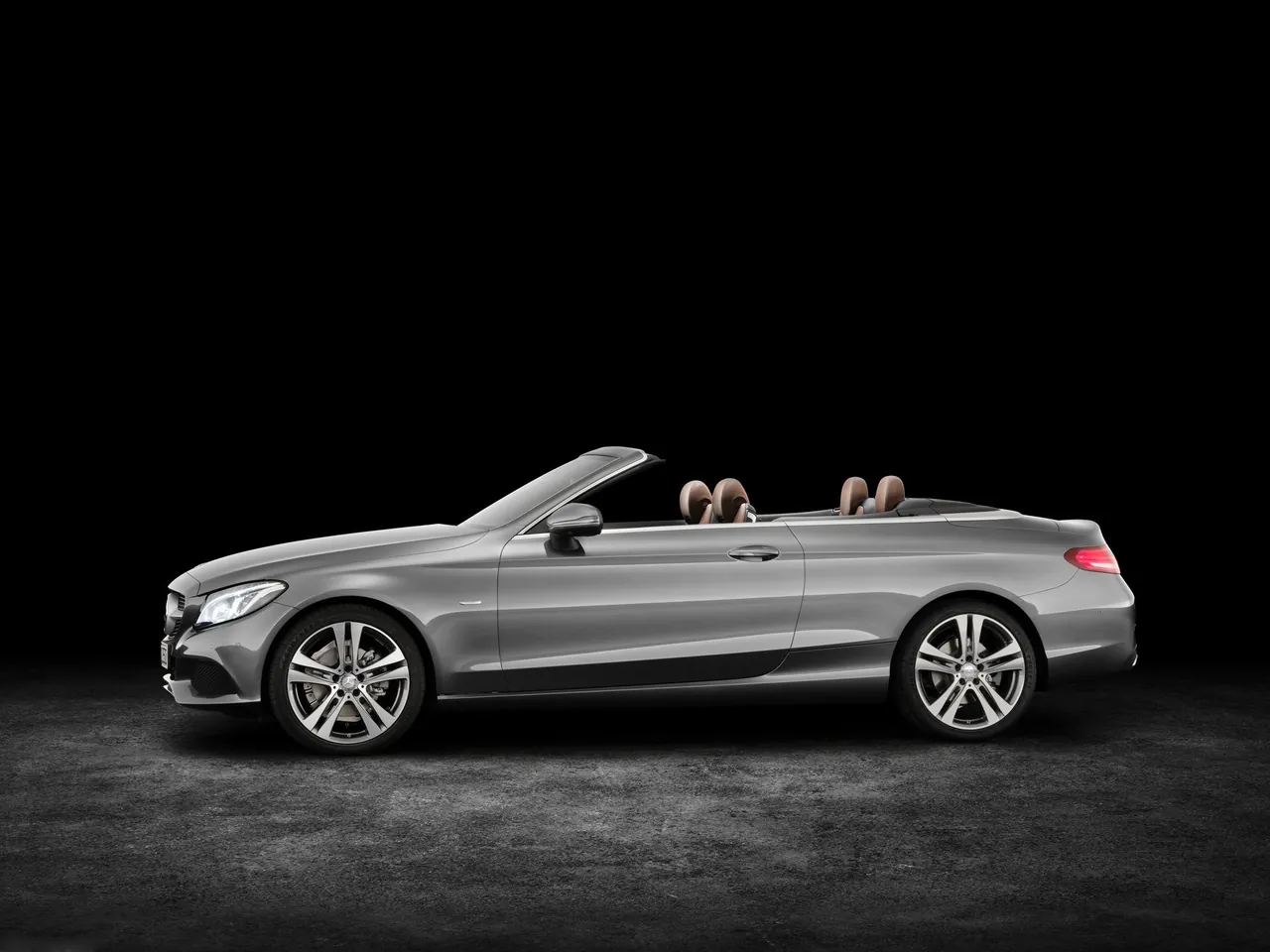 Mercedes-Benz C-Class Cabriolet (2017) – boční profil