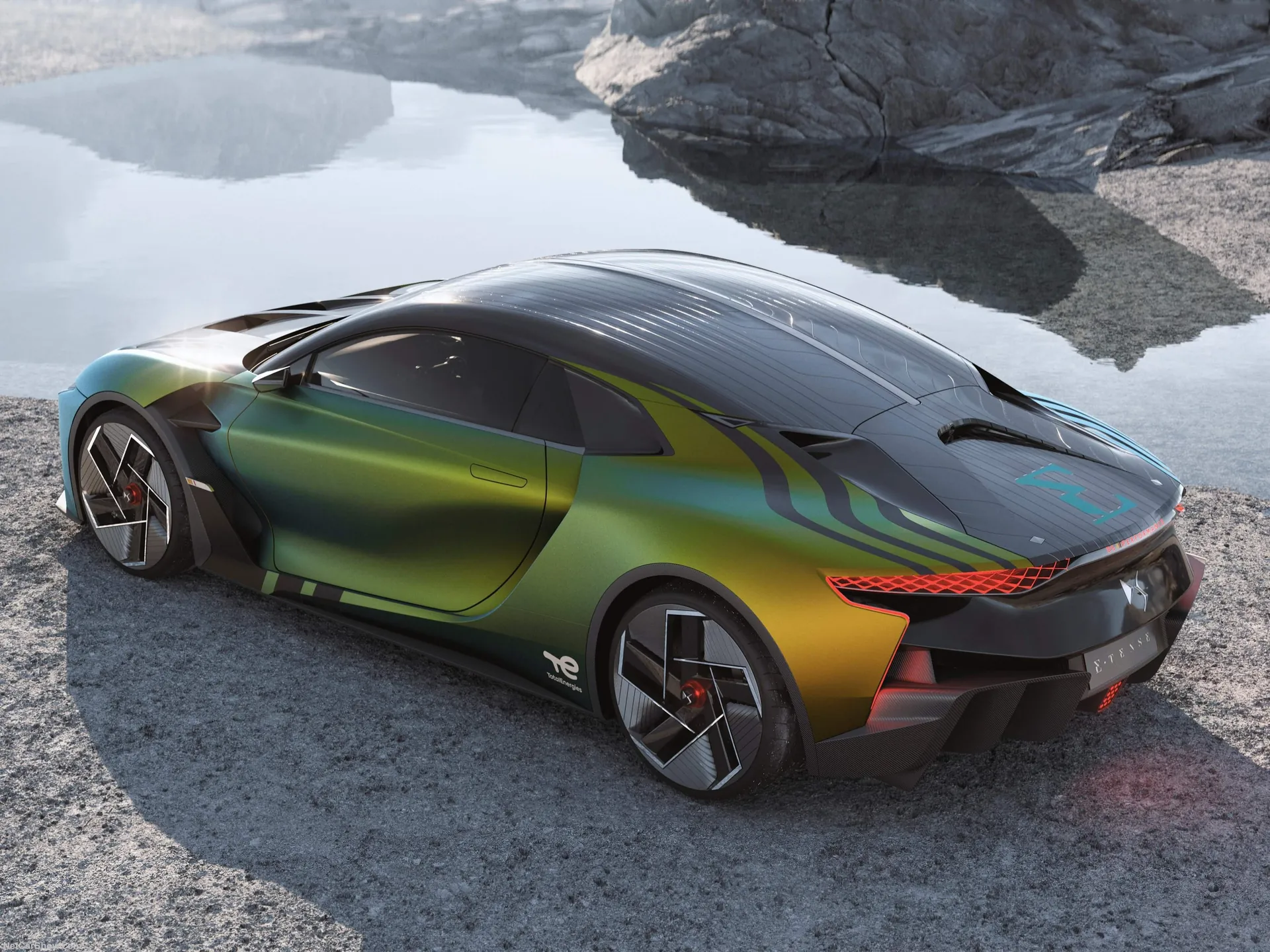 DS E-Tense Performance Concept (2022) – zadní tříčtvrteční pohled