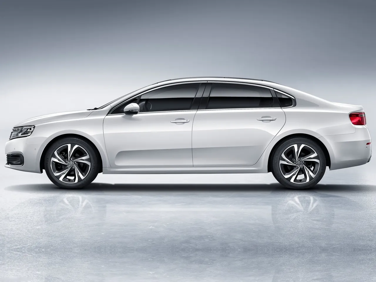 Citroen C6 (2017) – boční profil