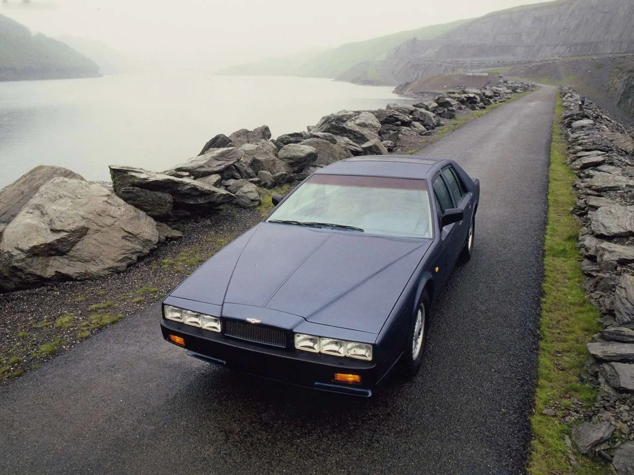 Aston Martin Lagonda (1976)