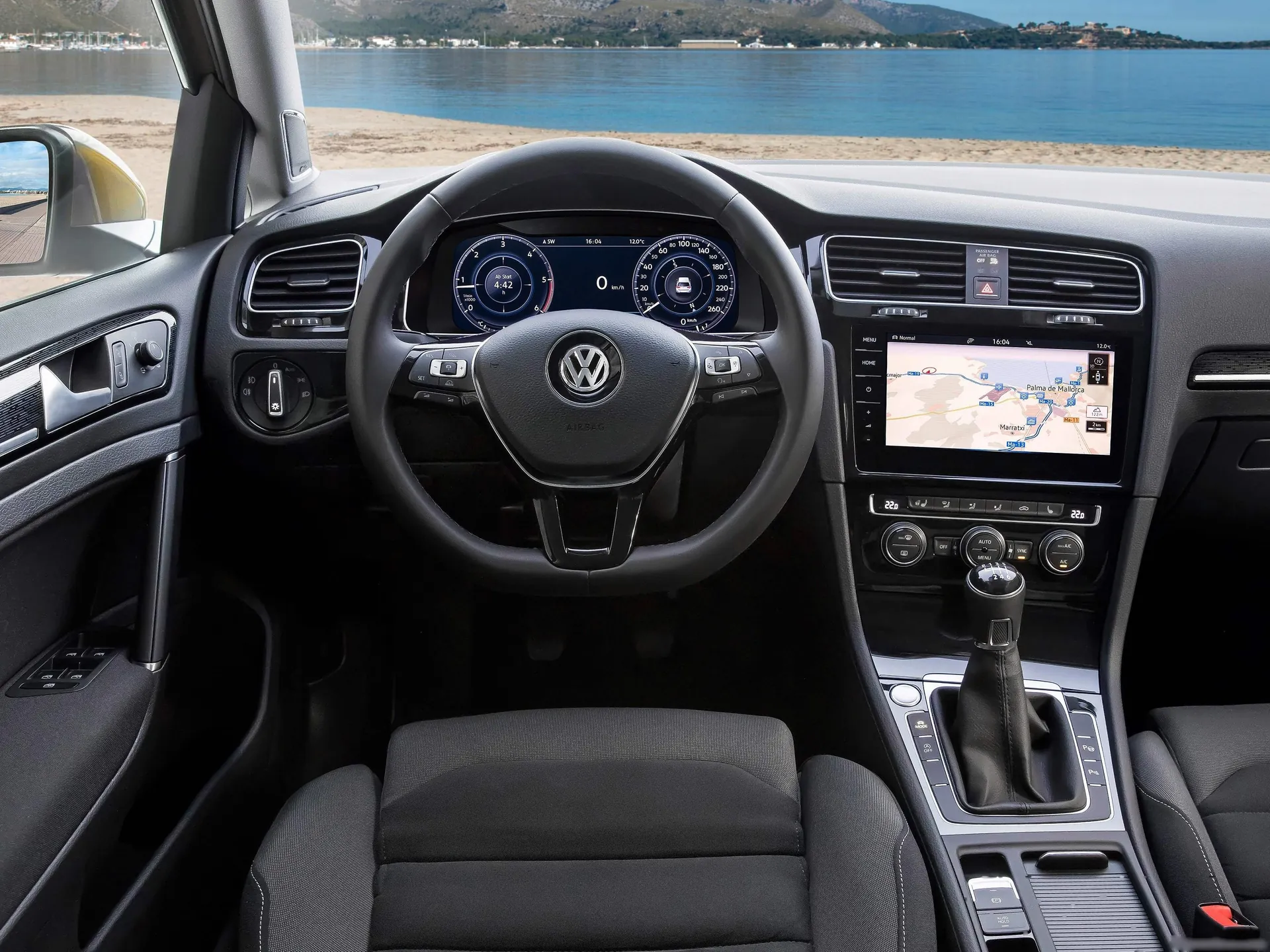 Volkswagen Golf (2017) - Interior