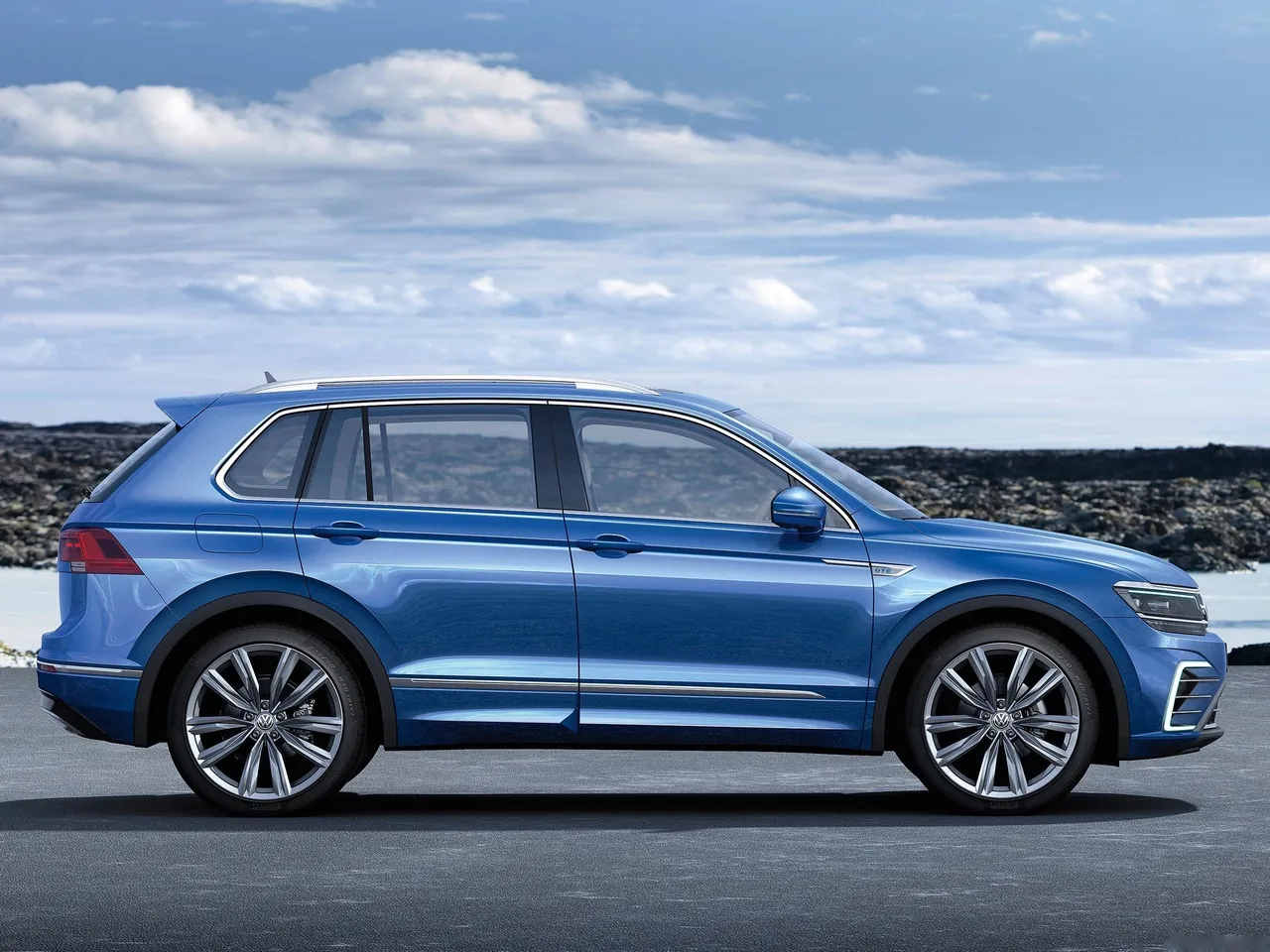 Volkswagen Tiguan GTE Concept (2015) - Side Profile