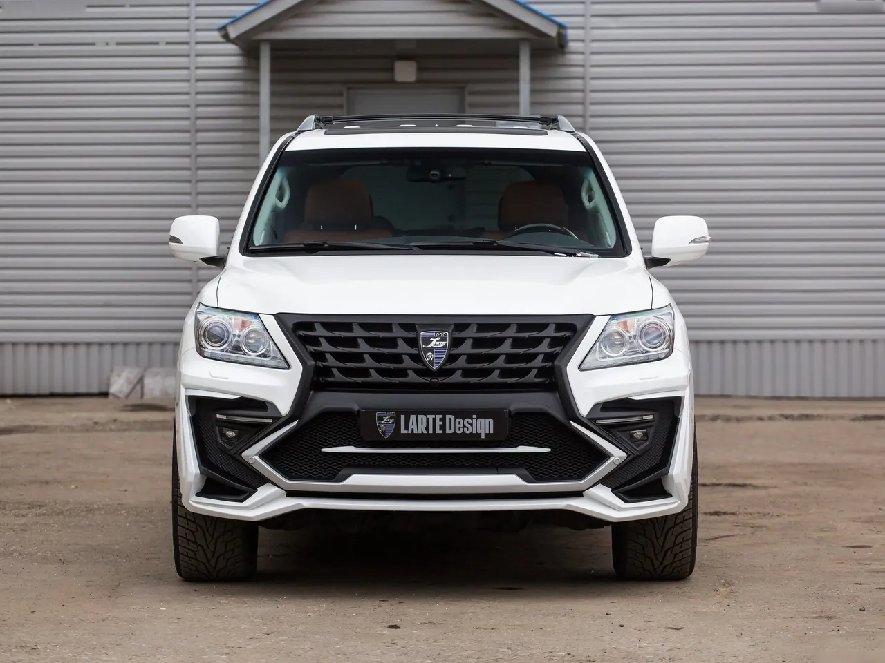 Larte Lexus LX570 Alligator (2015) – zepředu