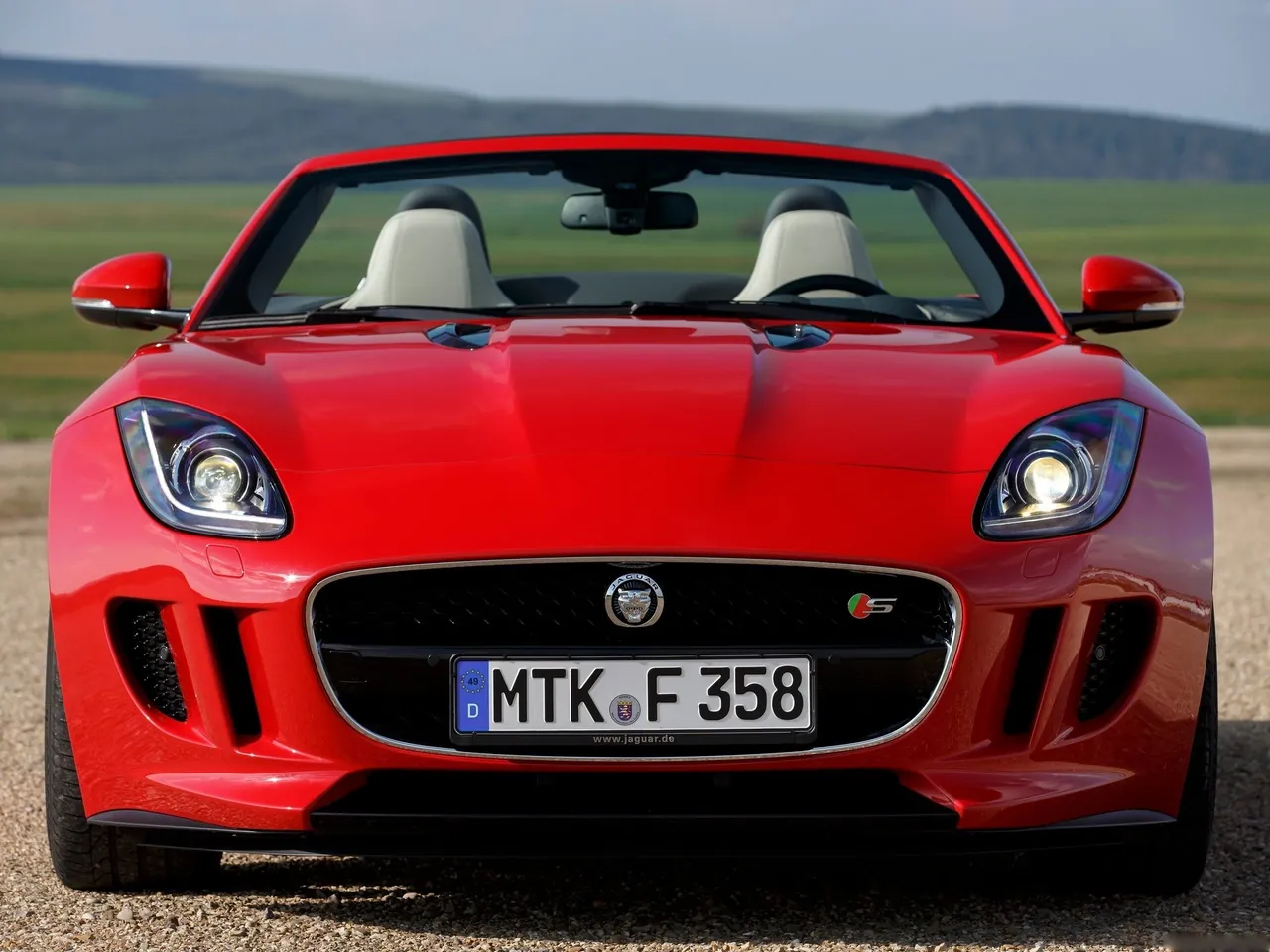 Jaguar F-Type V8 S (2014) – zepředu