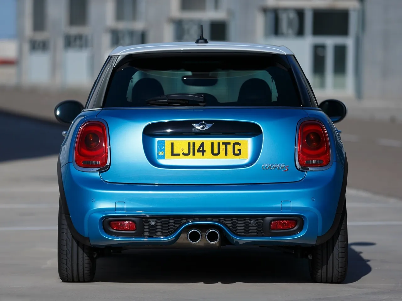 Mini Cooper 5-door (2015) – zezadu