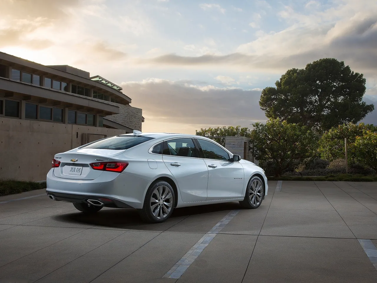 Chevrolet Malibu (2016) – zadní tříčtvrteční pohled