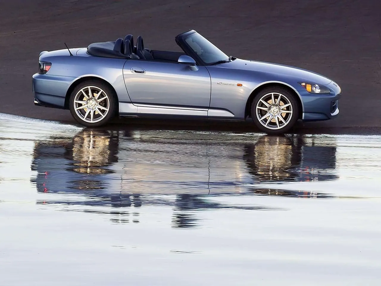 Honda S2000 (2004) – boční profil