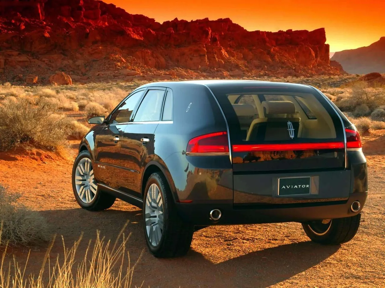 Lincoln Aviator Concept (2004) – zadní tříčtvrteční pohled