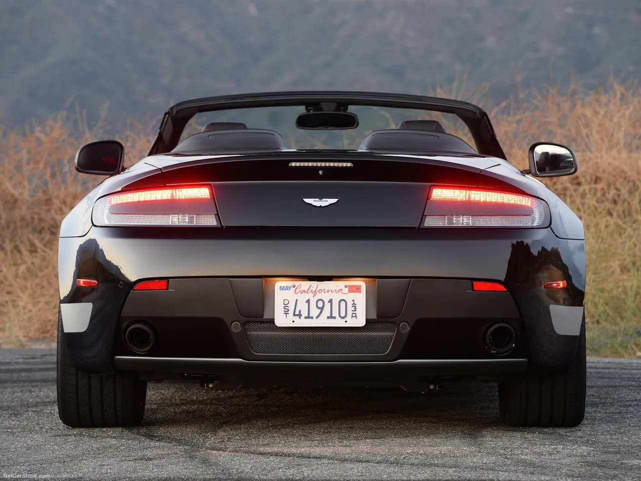 Aston Martin V8 Vantage GT Roadster (2015) - Rear