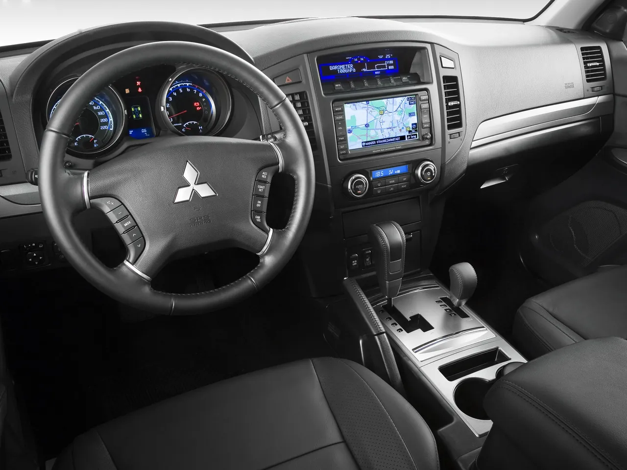 Mitsubishi Pajero European Specs (2007) - Interior