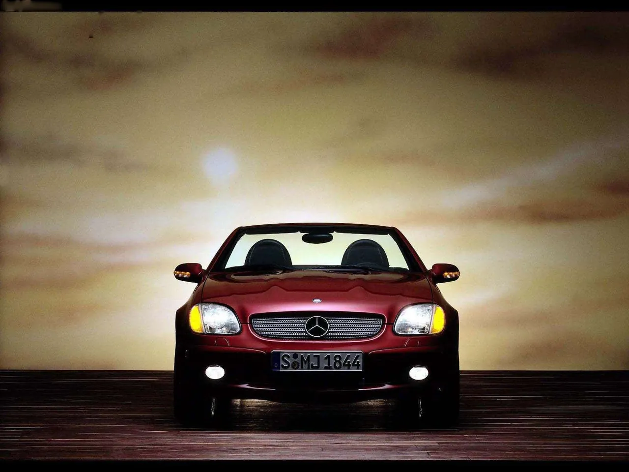Mercedes-Benz SLK320 (2000) - Front