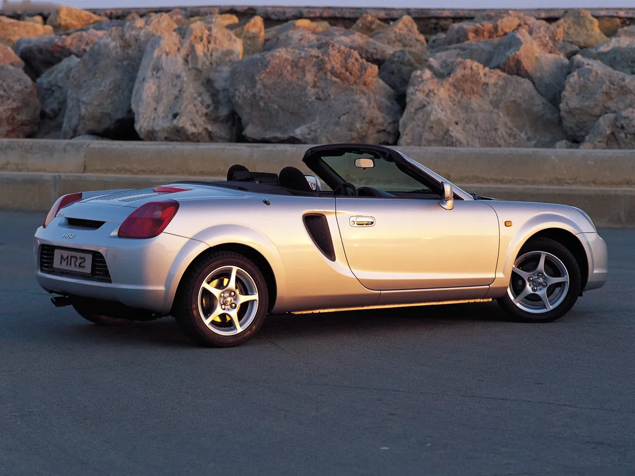 Toyota MR2 (2000) - Rear Three-Quarter