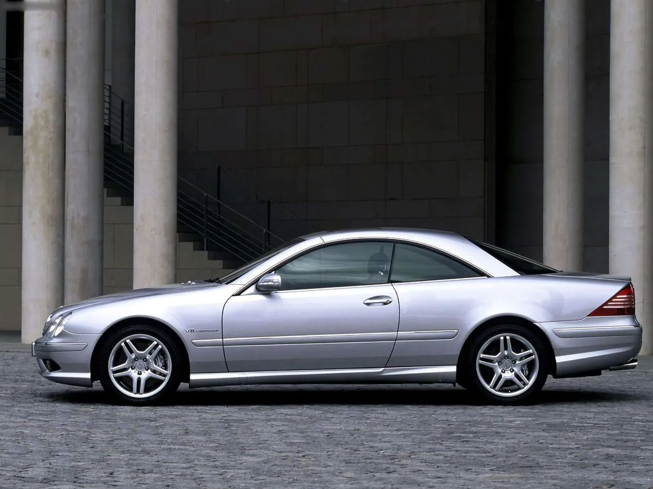 Mercedes-Benz CL55 AMG (2003) - Side Profile