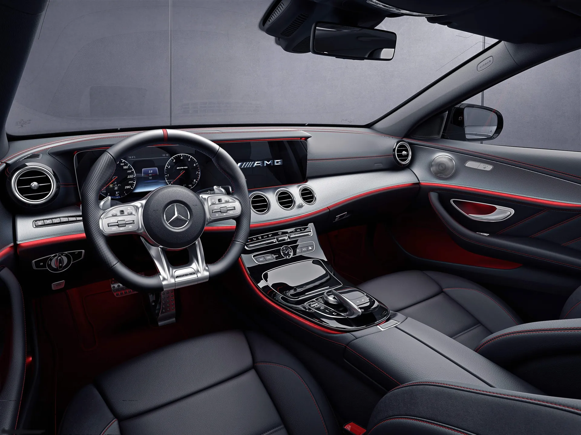 Mercedes-Benz E53 AMG Estate (2019) – interiér