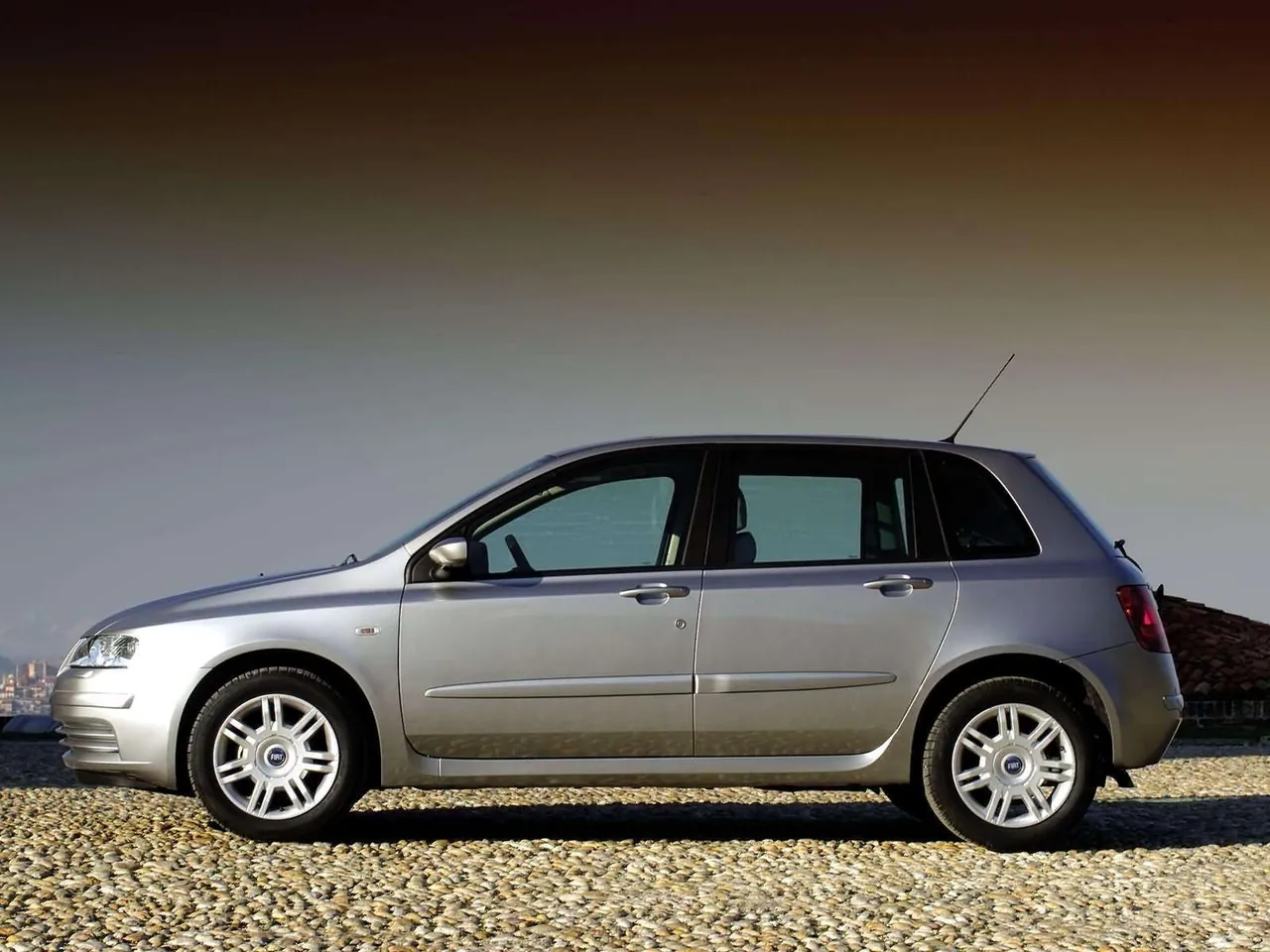 Fiat Stilo M.Y. 1.9 Multijet 5door (2004) – boční profil