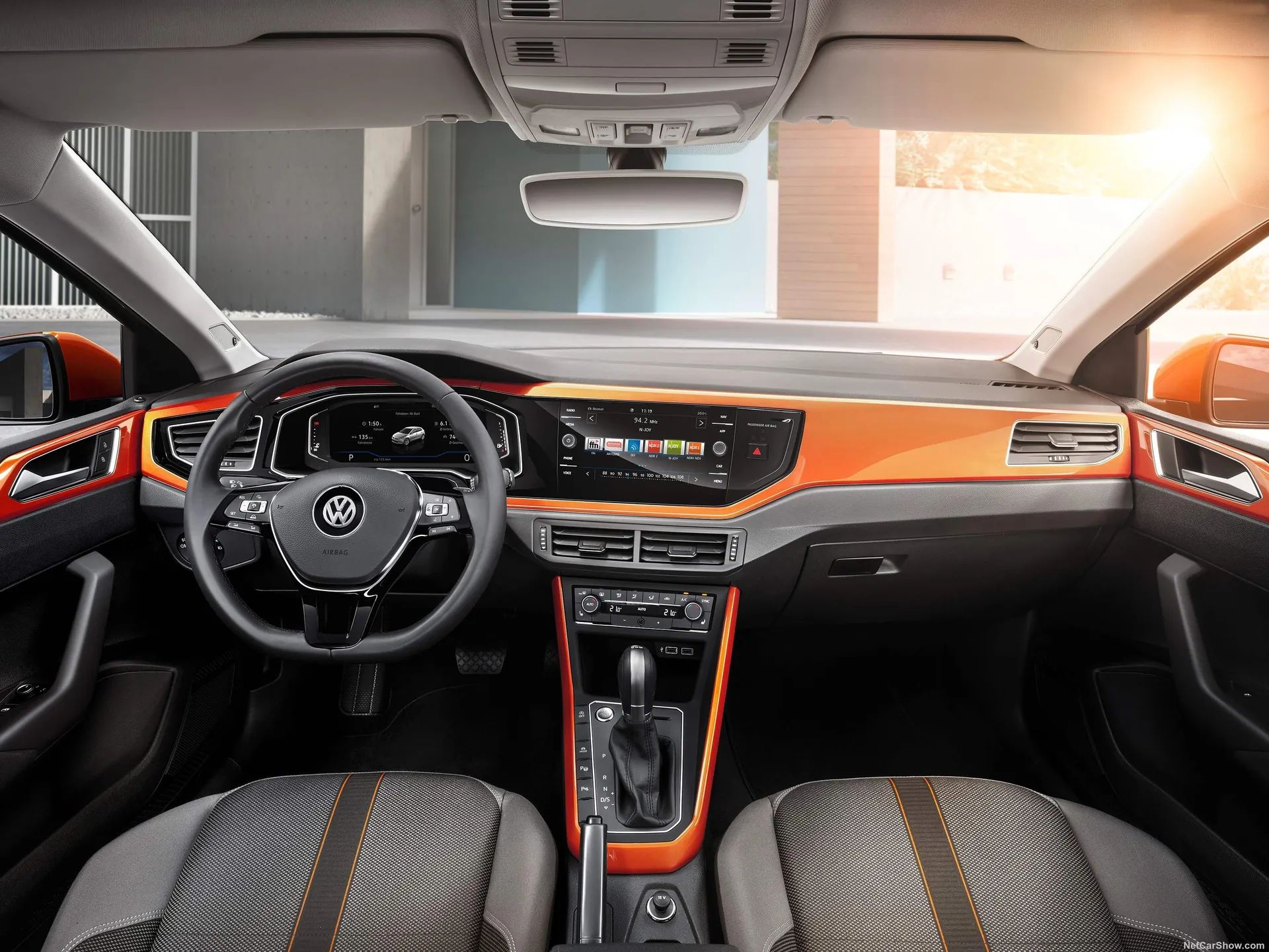 Volkswagen Polo (2018) - Interior
