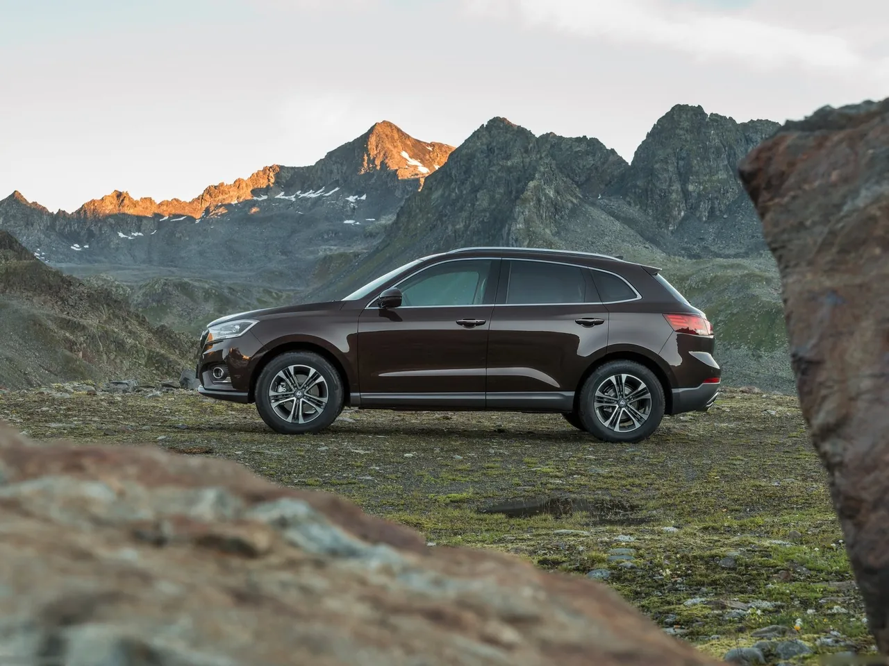 Borgward BX7 Concept (2015) – boční profil