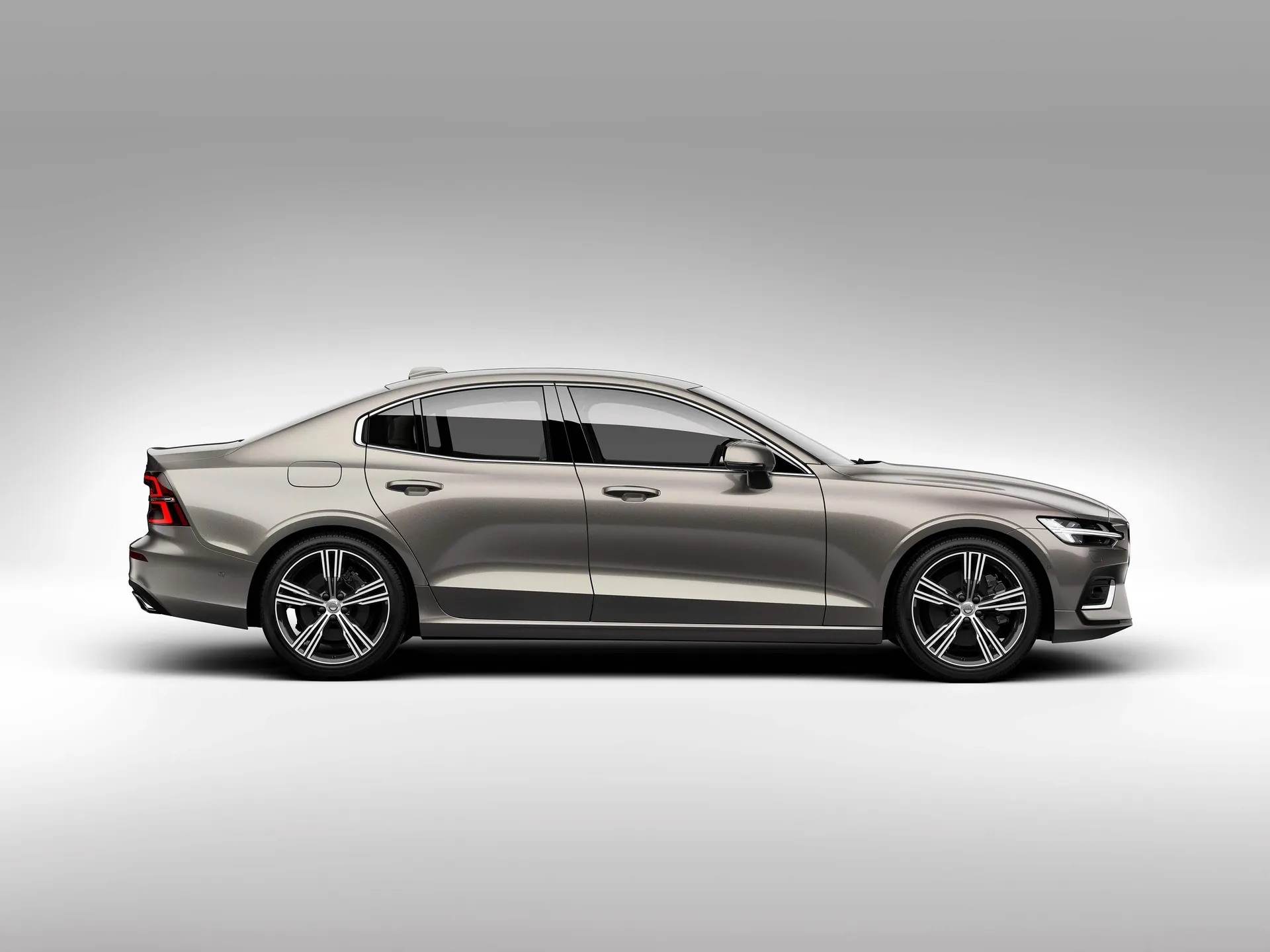 Volvo S60 (2019) – boční profil