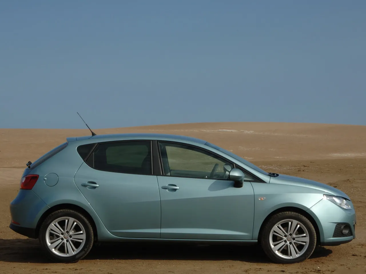Seat Ibiza (2009) – boční profil