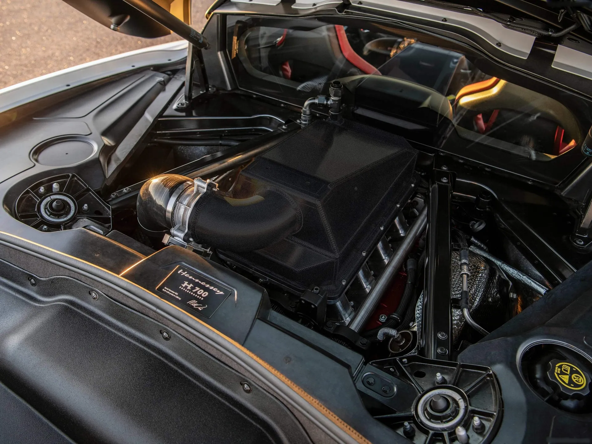Hennessey H700 Corvette C8 Stingray (2023) – motorový prostor