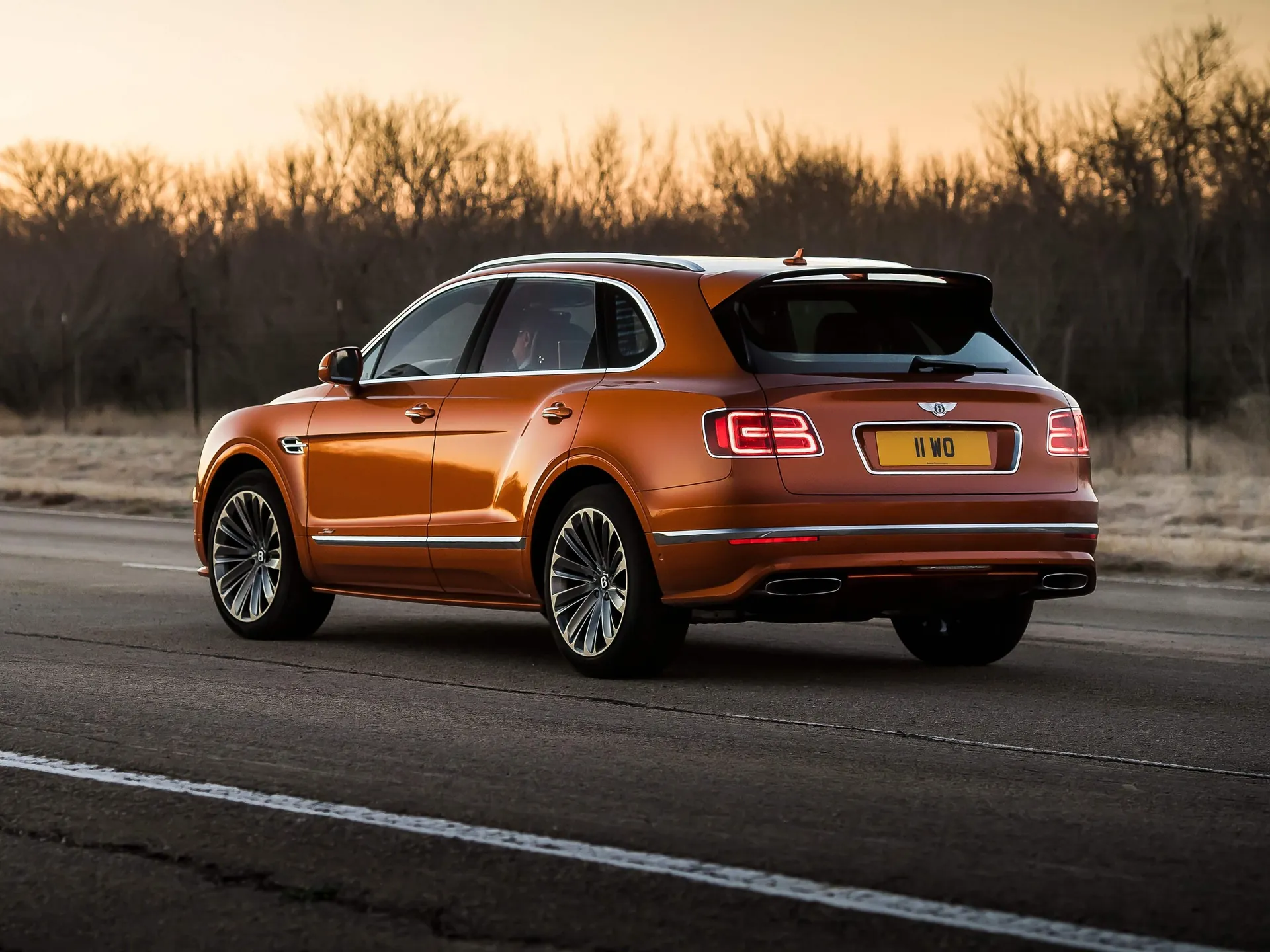 Bentley Bentayga Speed (2020) – zadní tříčtvrteční pohled