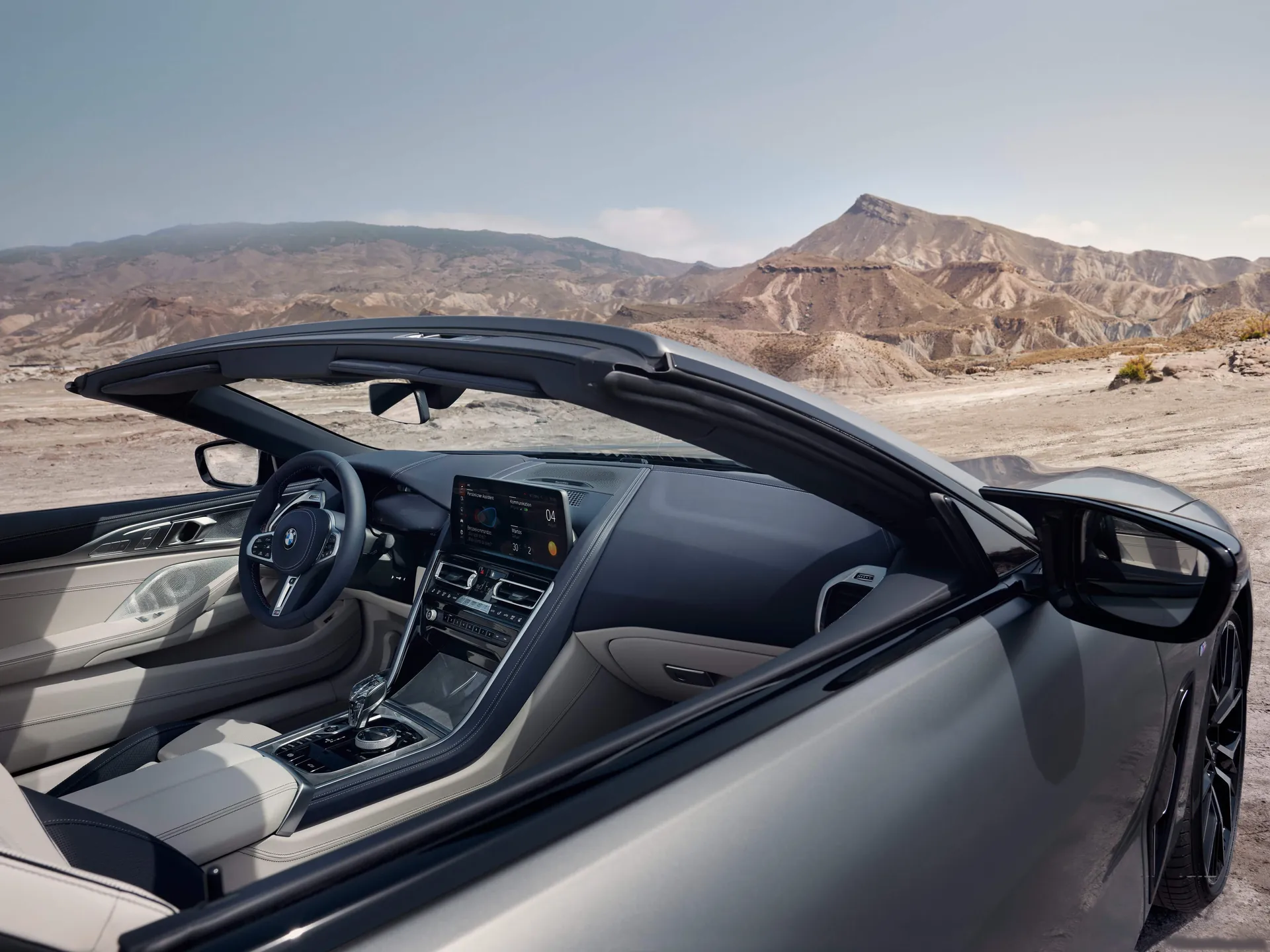 BMW 8-Series Convertible (2023) - Interior