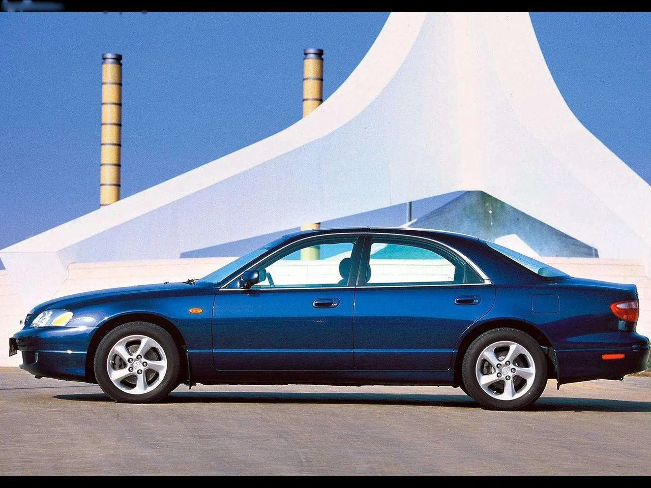 Mazda Xedos 9 (2000) – boční profil