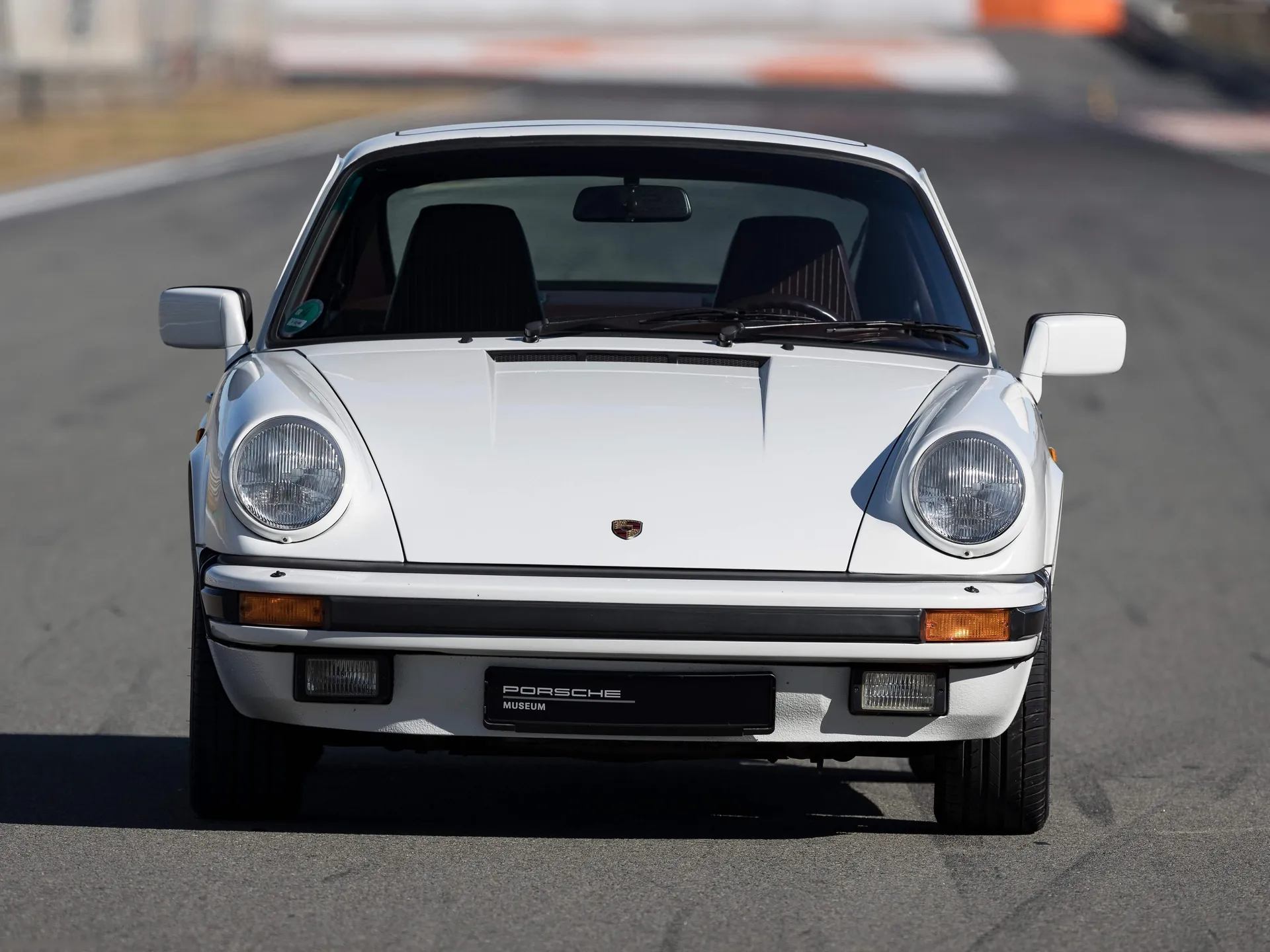 Porsche 911 3.2 Carrera (1984) - Front