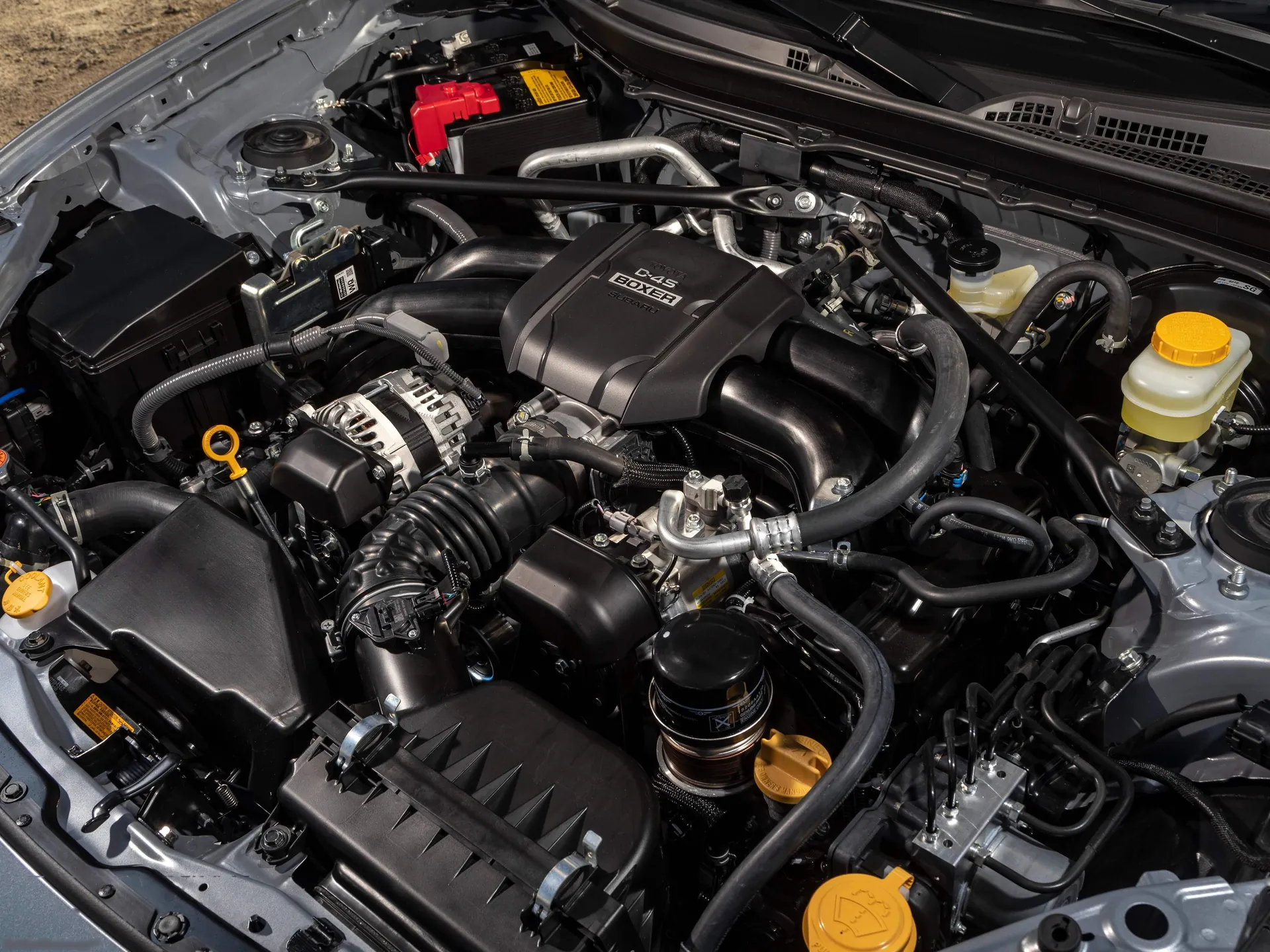 Subaru BRZ (2022) – motorový prostor