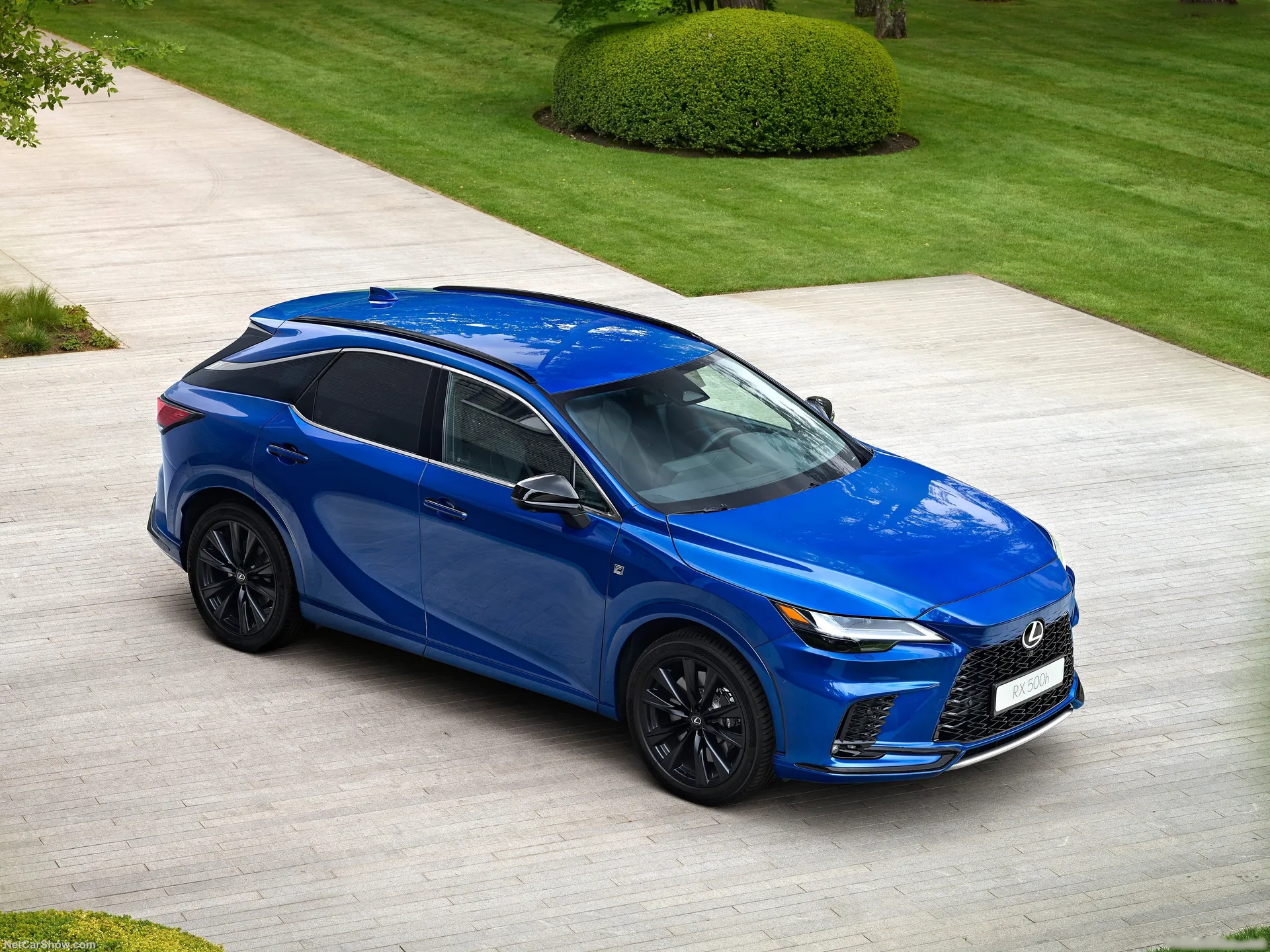 Lexus RX (2023)