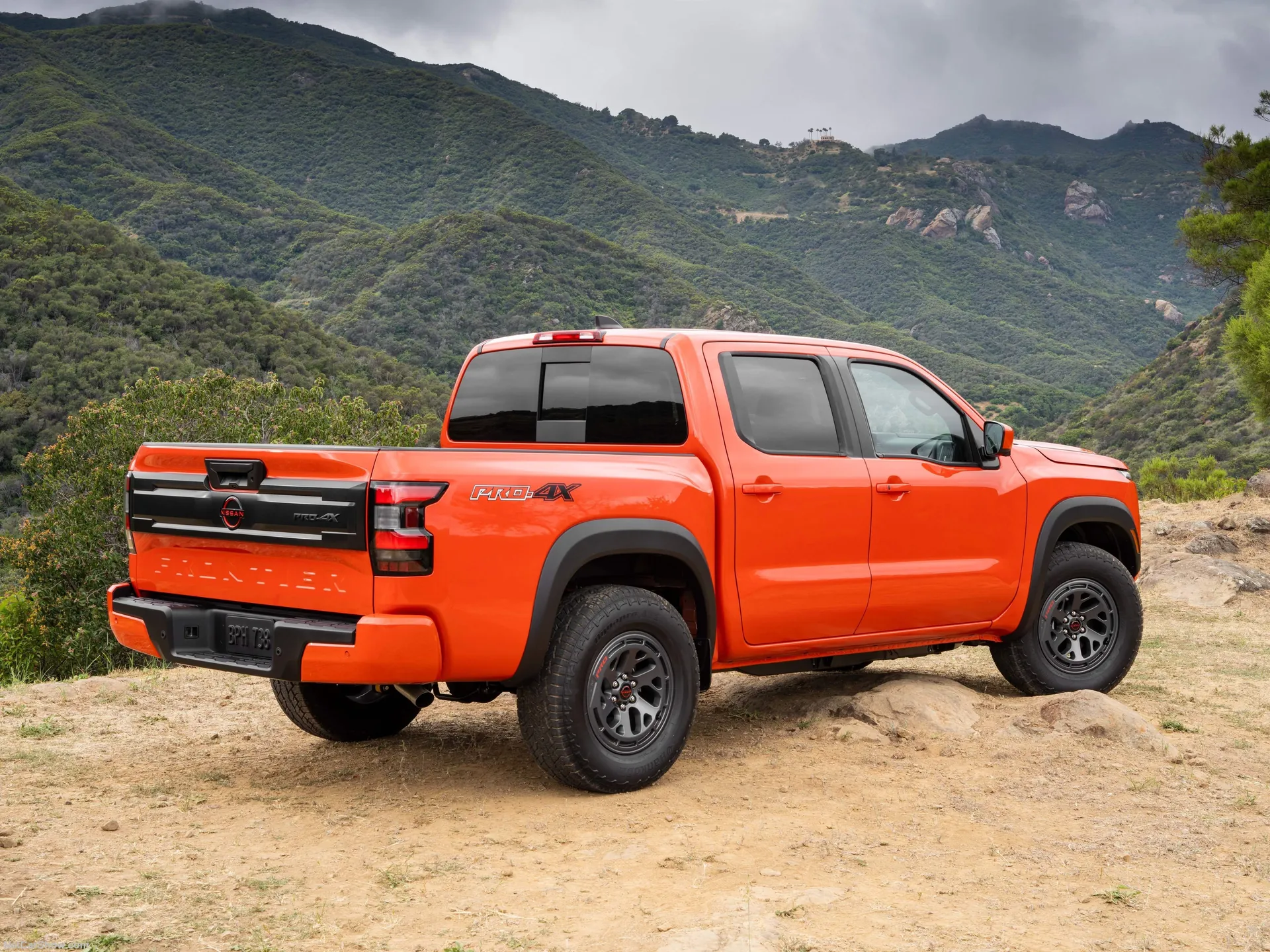 Nissan Frontier (2025) – zadní tříčtvrteční pohled