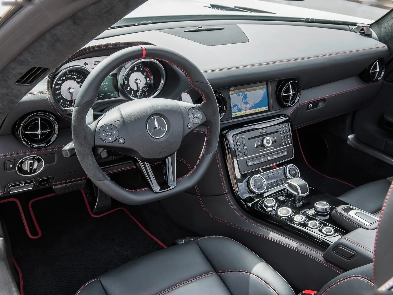 Mercedes-Benz SLS AMG GT Roadster (2013) – interiér
